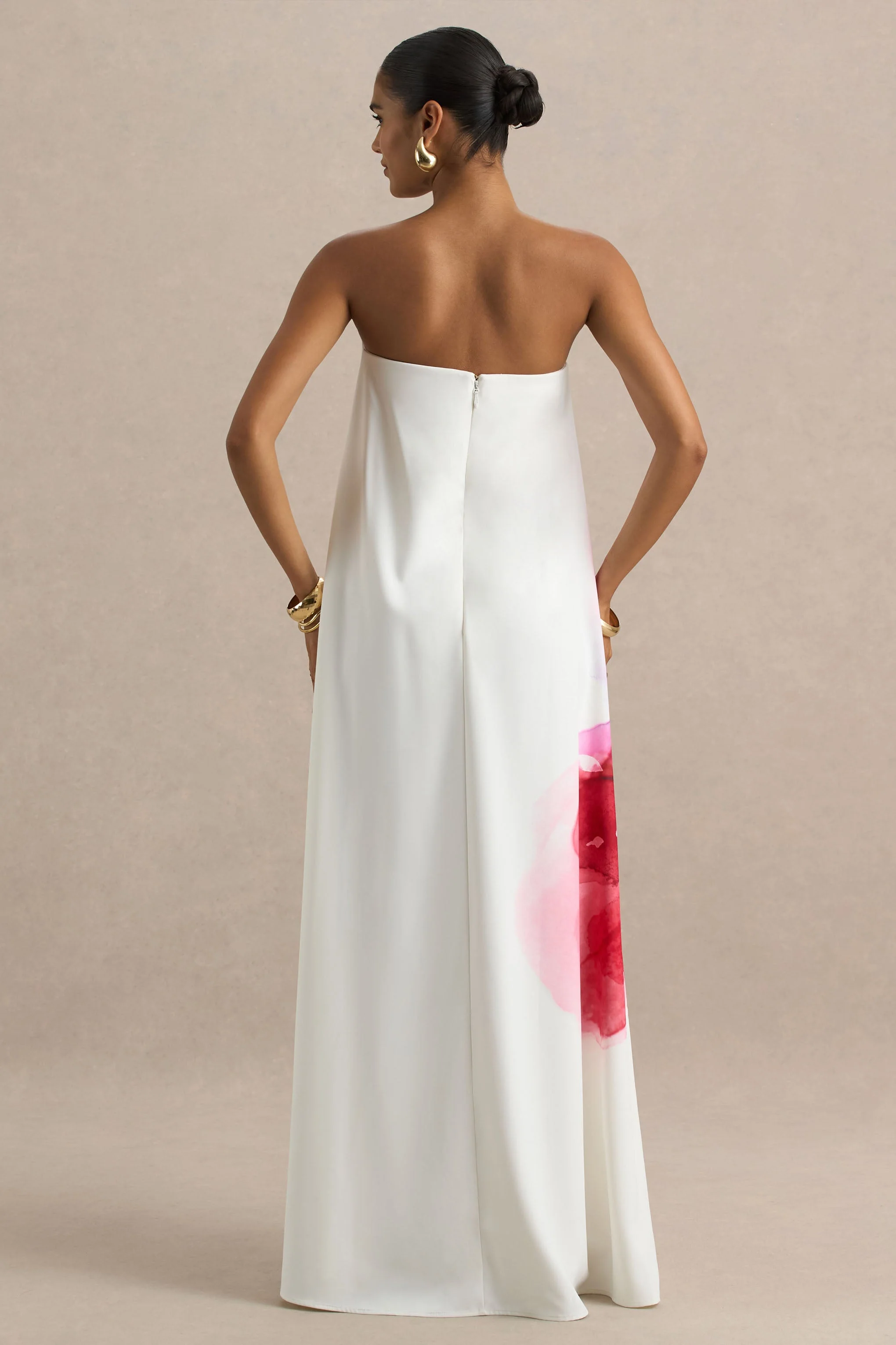 Breonna |Felroze Bandeau Maxi Jurk Met Bloemen Versiering - Image 3