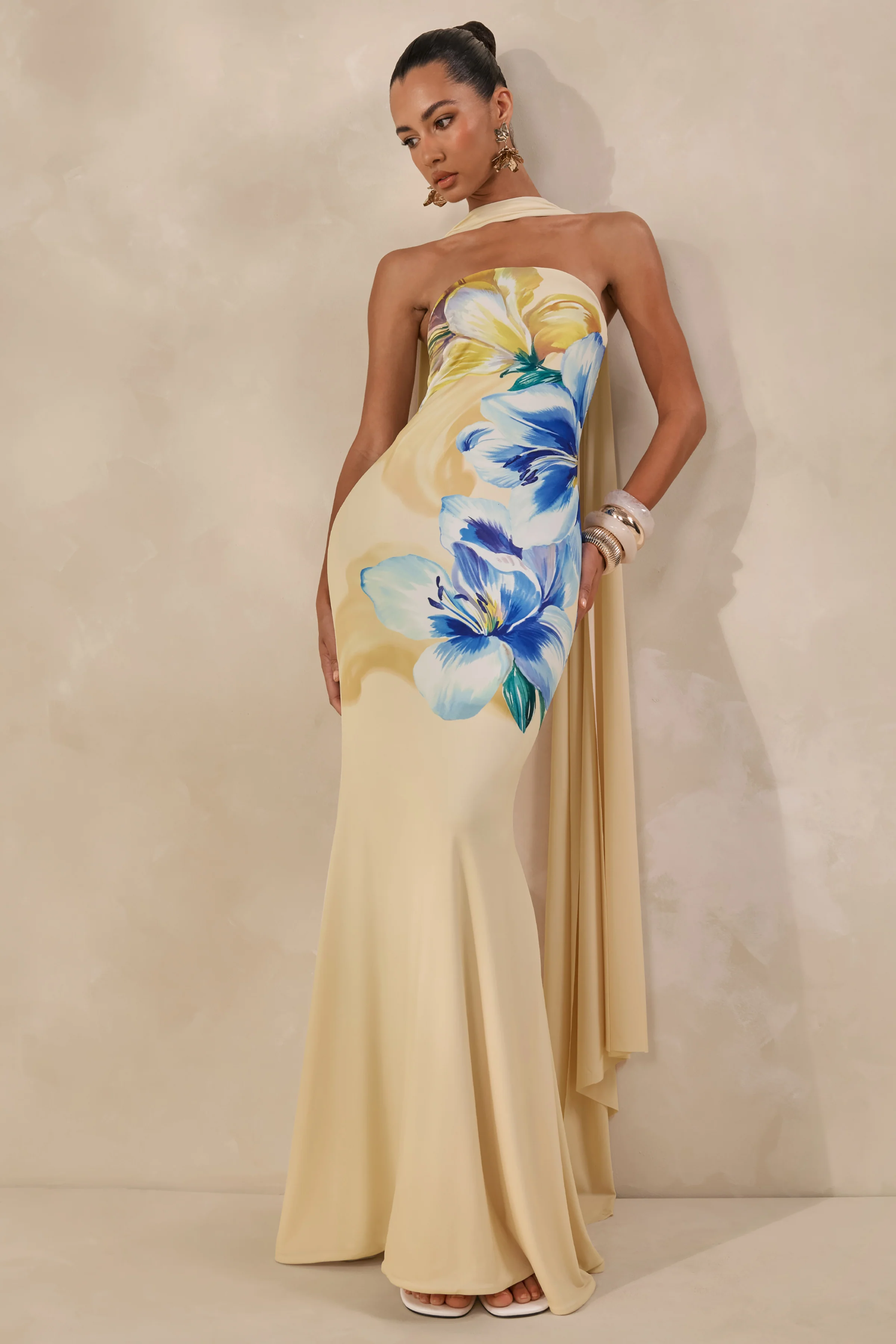 Brooke | Citroengele En Blauwe Bloemenprint Bandeau Maxi Jurk Met Sjaal - Image 8