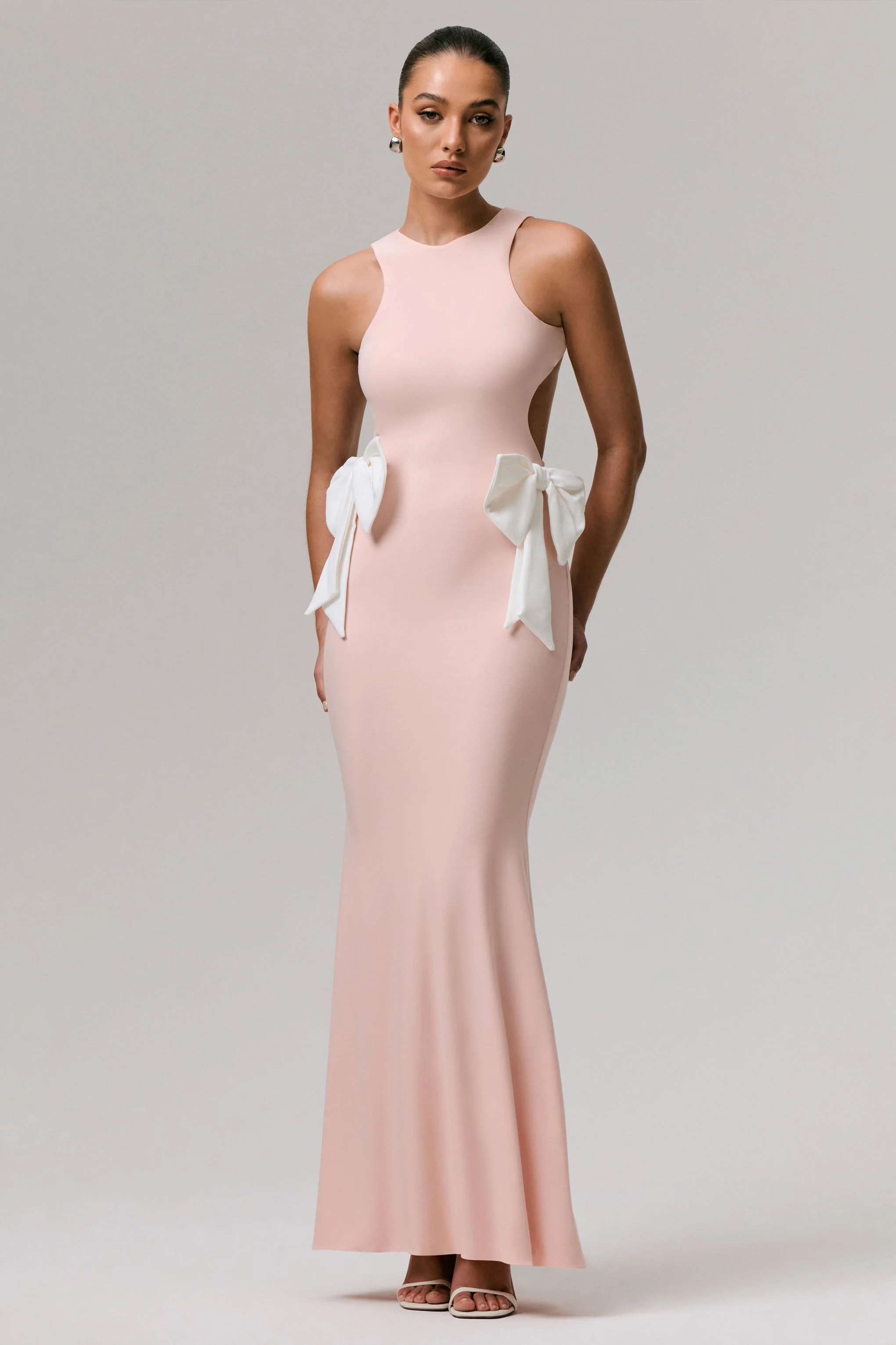 By Your Side | Rode Maxi Jurk Met Uitsnijding En Strikje - Image 4