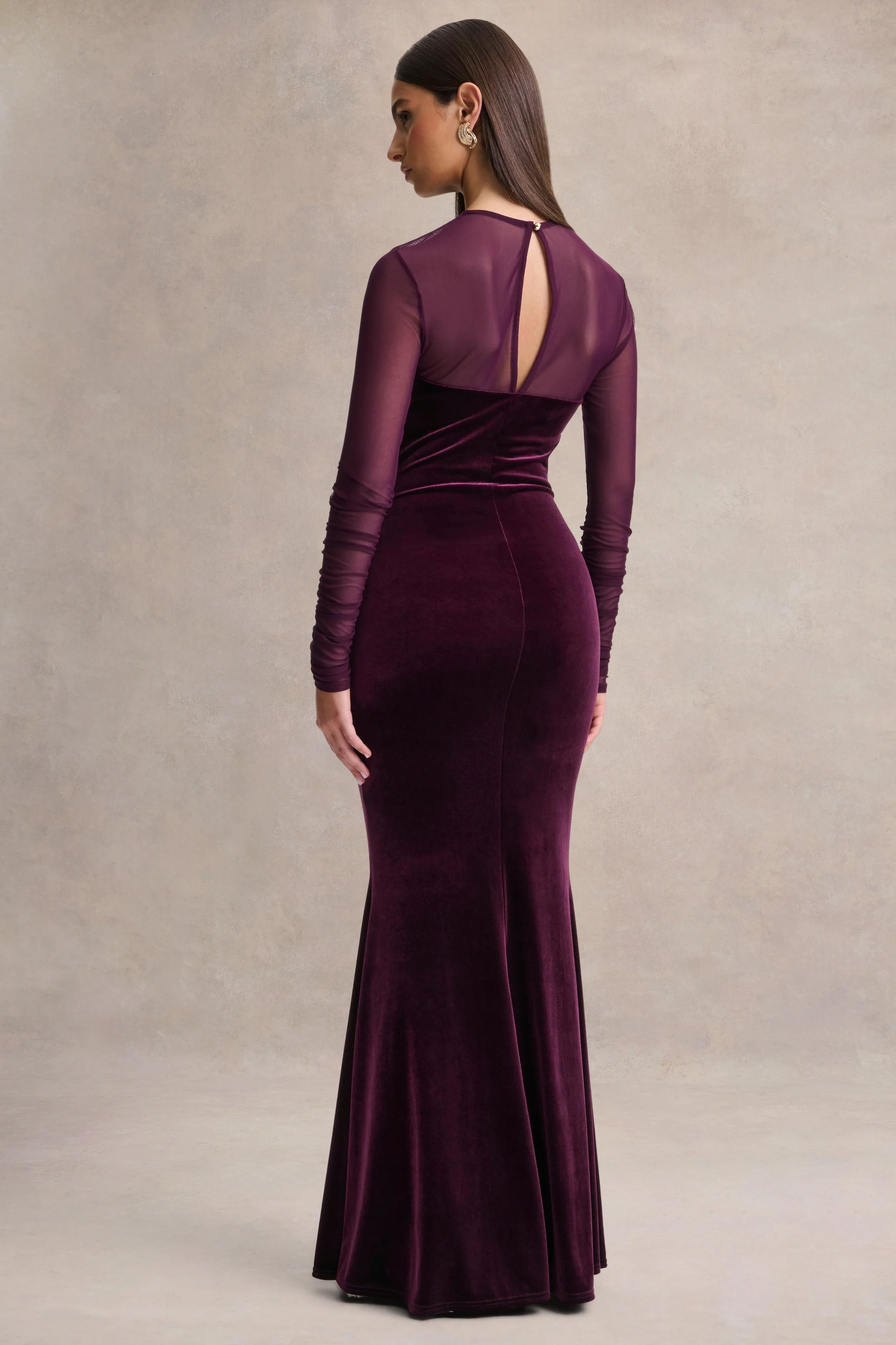 Cambria | Pruim Fluwelen Maxi Jurk Met Hoge Ronde Hals En Drapering Detail - Image 2