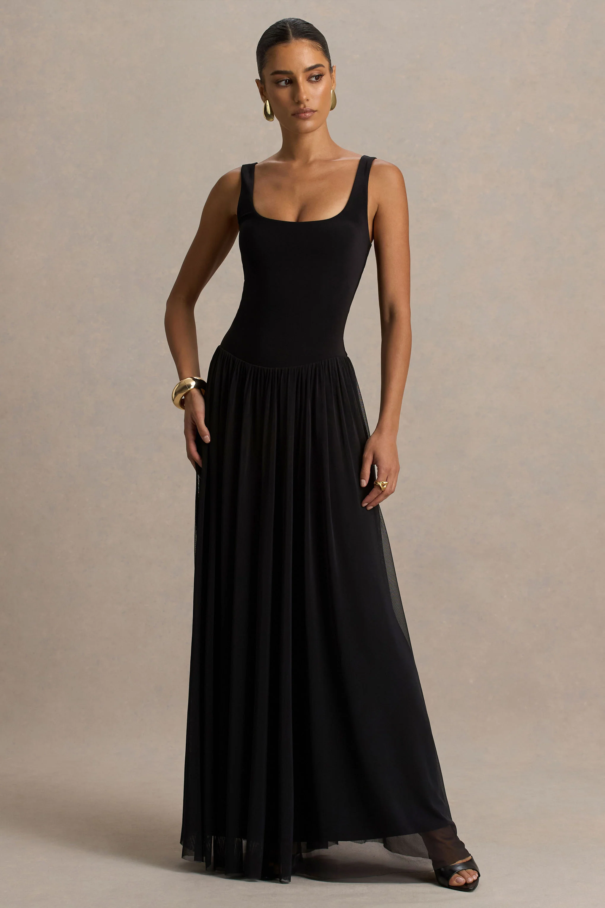 Camila | Zwart Ronde Hals Maxi Jurk Met Geplooide Rok - Image 5