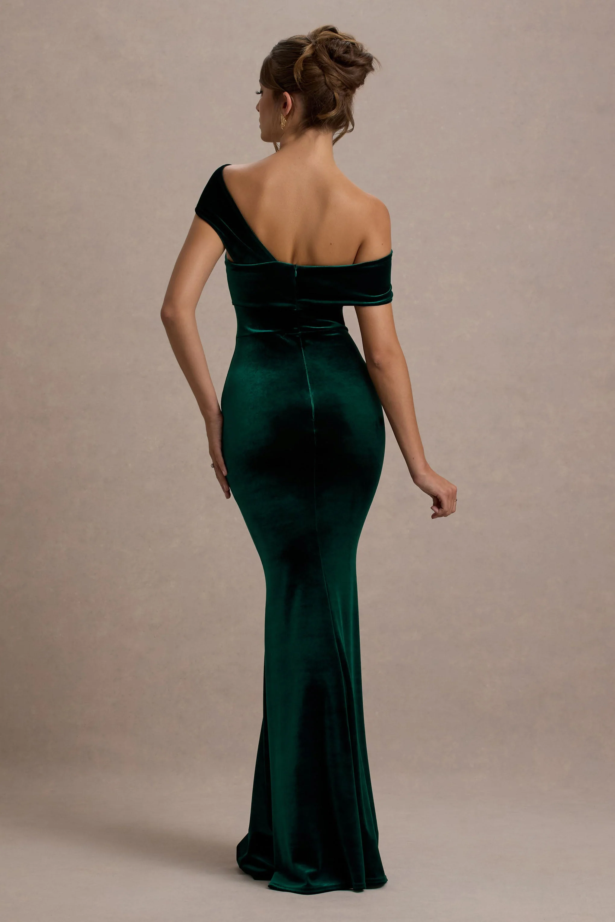 Candela | Flessengroene Fluwelenn Asymmetrische Bardot Maxi Jurk - Image 2