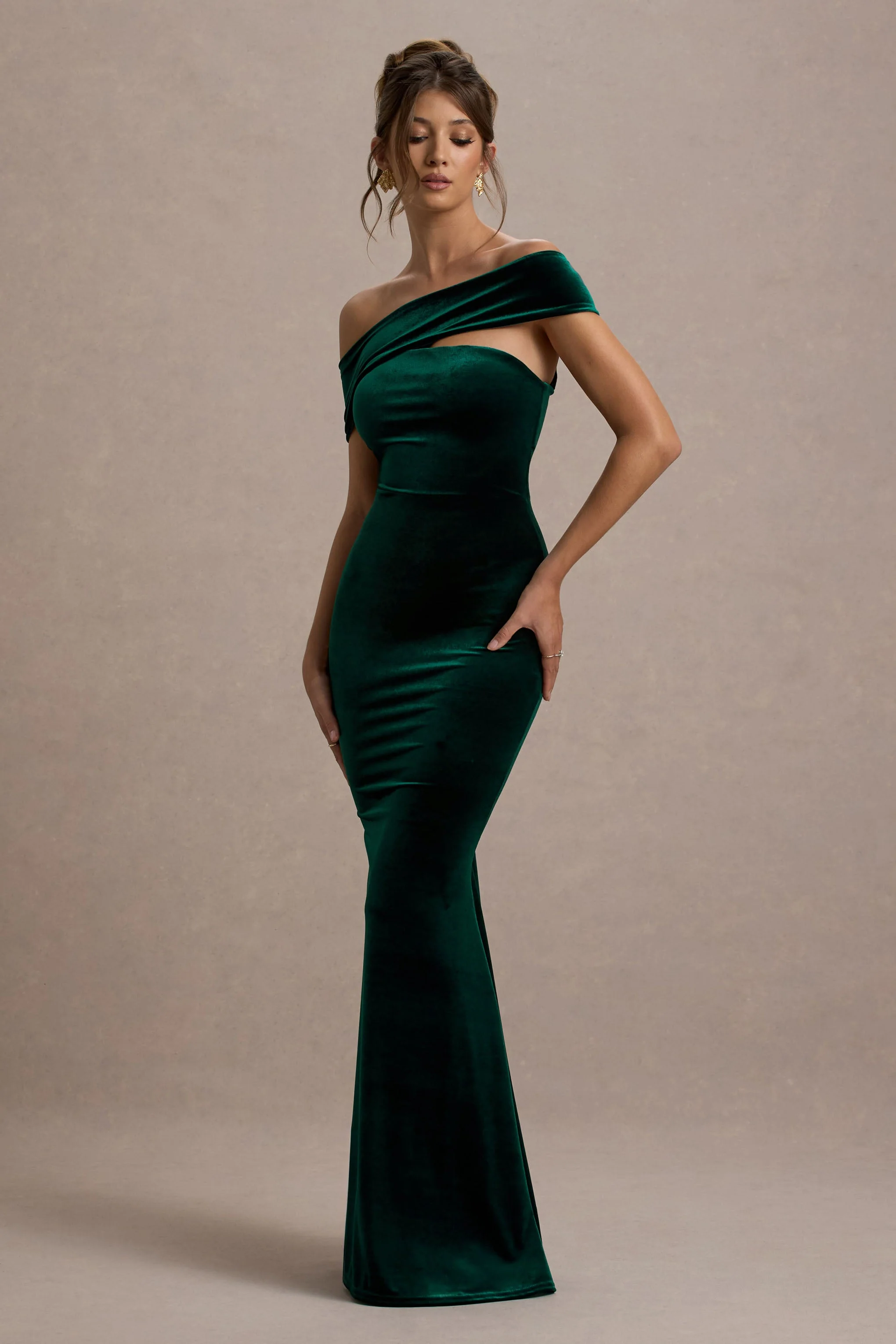 Candela | Flessengroene Fluwelenn Asymmetrische Bardot Maxi Jurk - Image 4