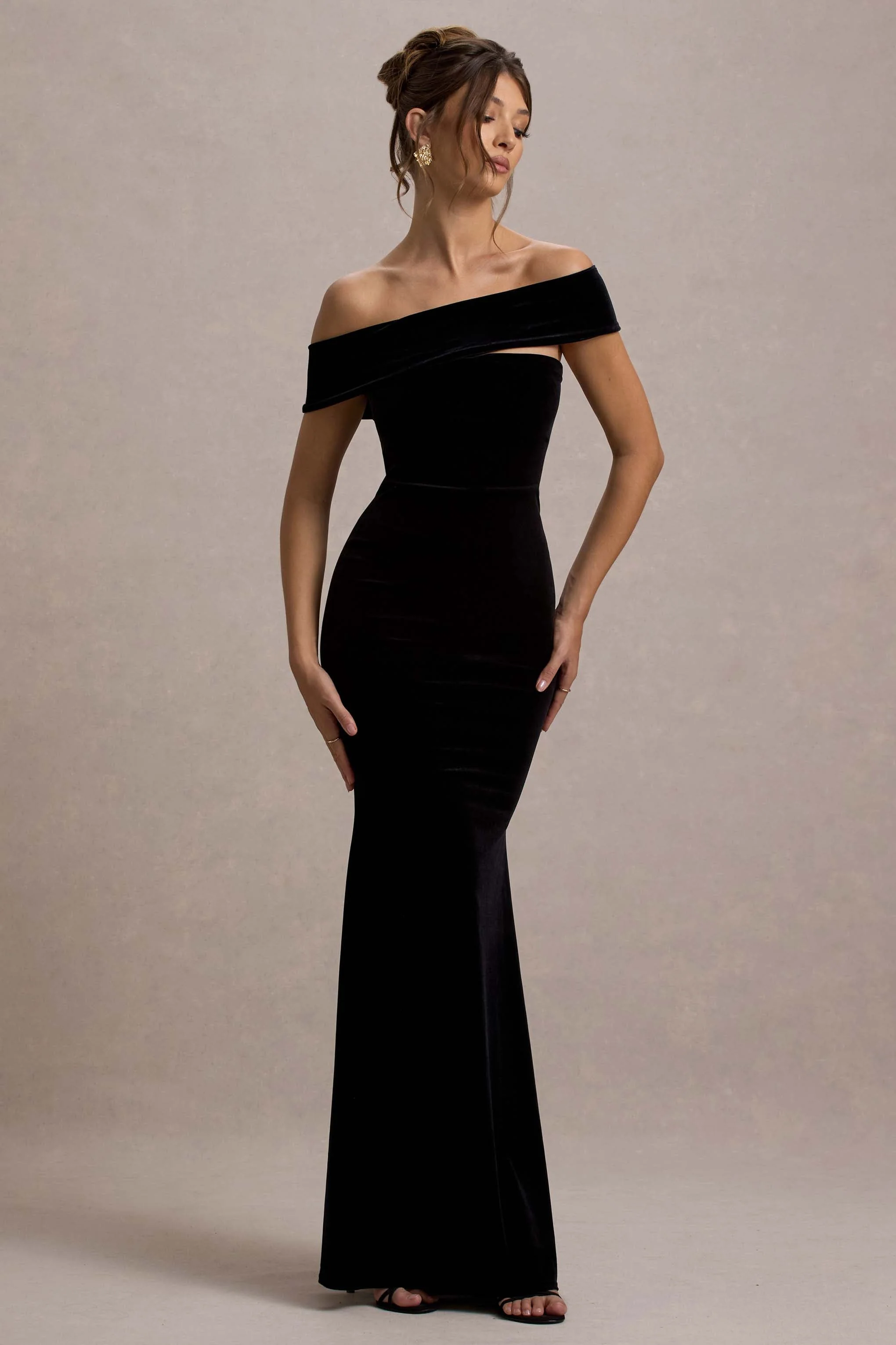 Candela | Zwarte Fluwelen Asymmetrische Bardot Maxi Jurk