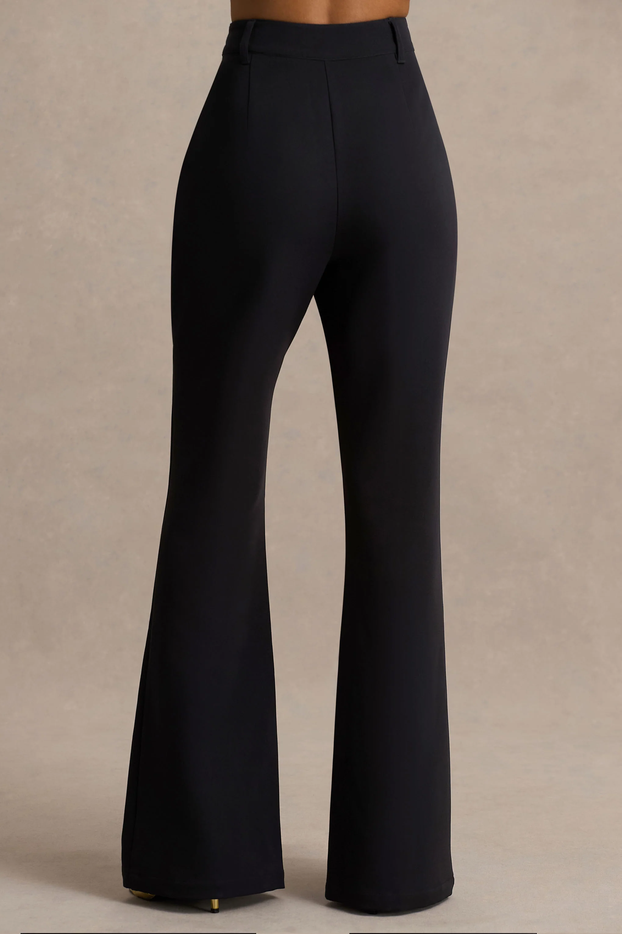 Carina | Zwarte Getailleerde Broek Met Uitlopende Pijpen - Image 4