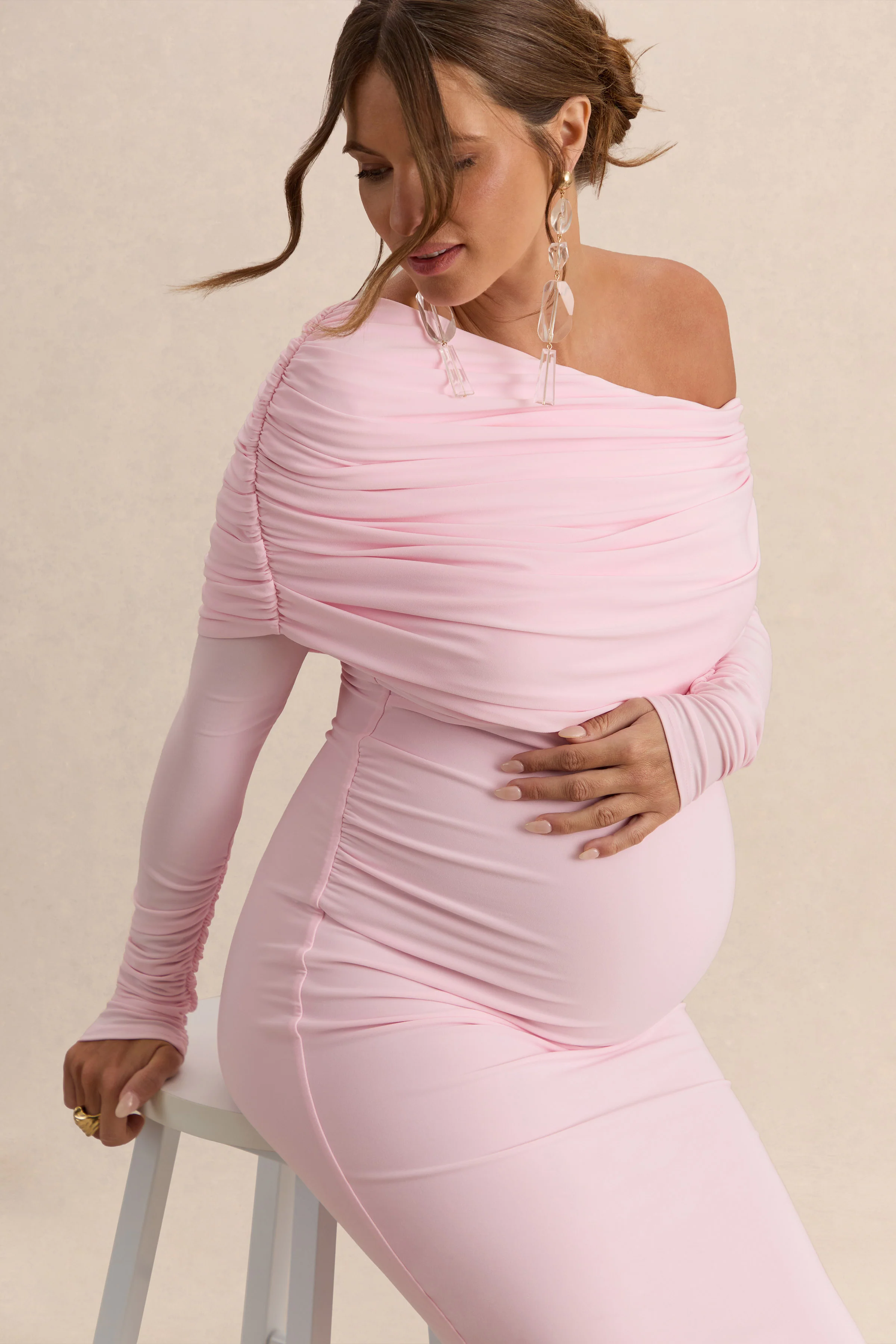 Carleigh | Lichtroze Asymmetrische Hals Zwangerschaps Maxi Jurk met Draperende Details - Image 3