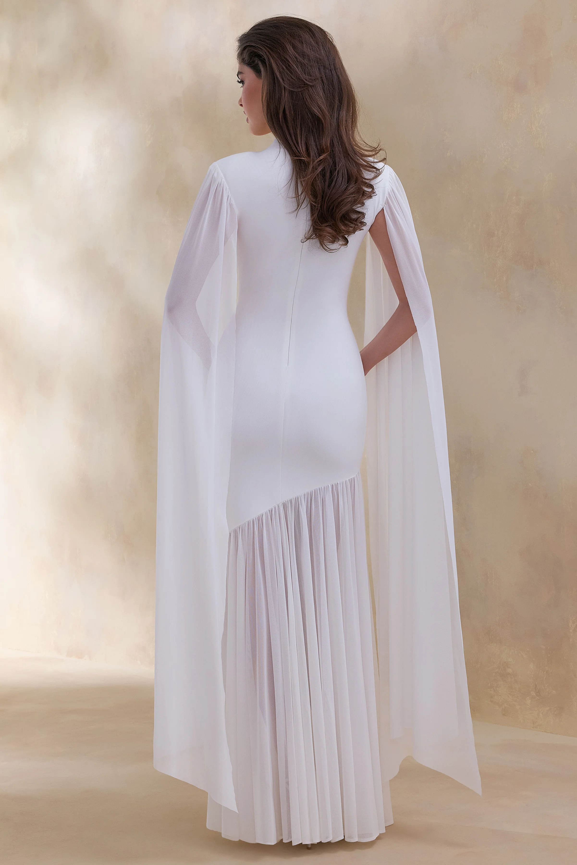 Chantelle | Witte Maxi Jurk met Hoge Hals Verlaagde Taille En Cape Mouwen - Image 2