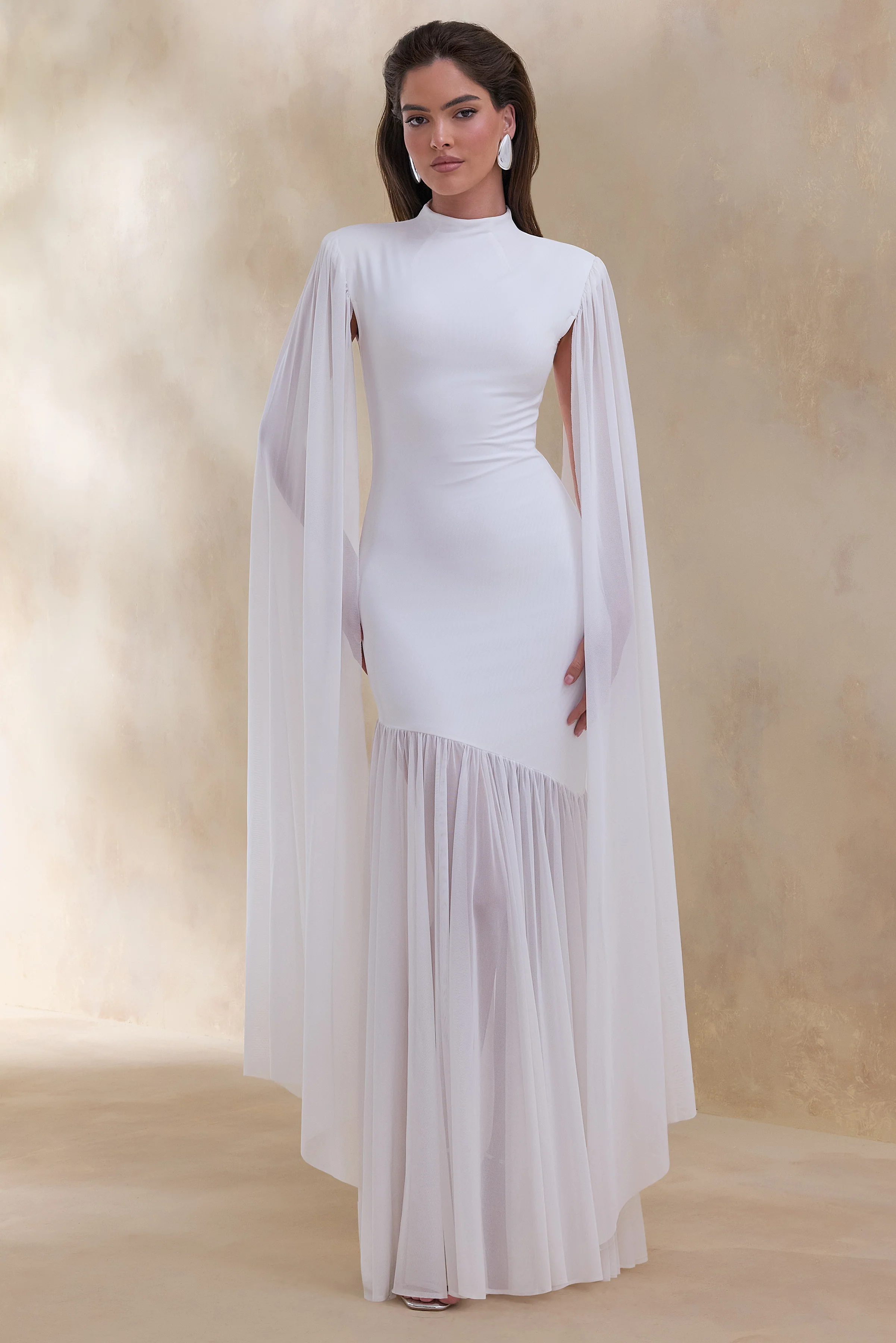 Chantelle | Witte Maxi Jurk met Hoge Hals Verlaagde Taille En Cape Mouwen - Image 5