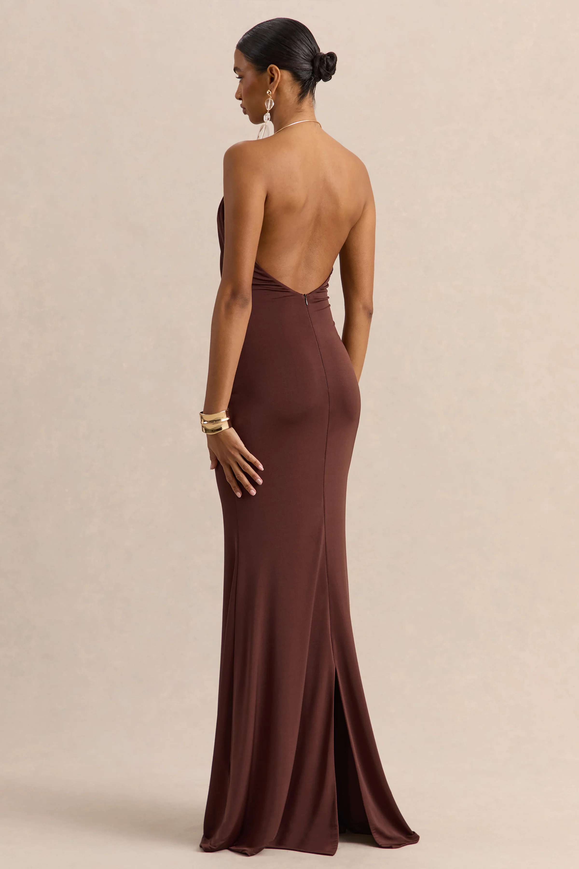 Chanterra | Bruine Halternek Maxi Jurk Met Gedrapeerde Details - Image 4