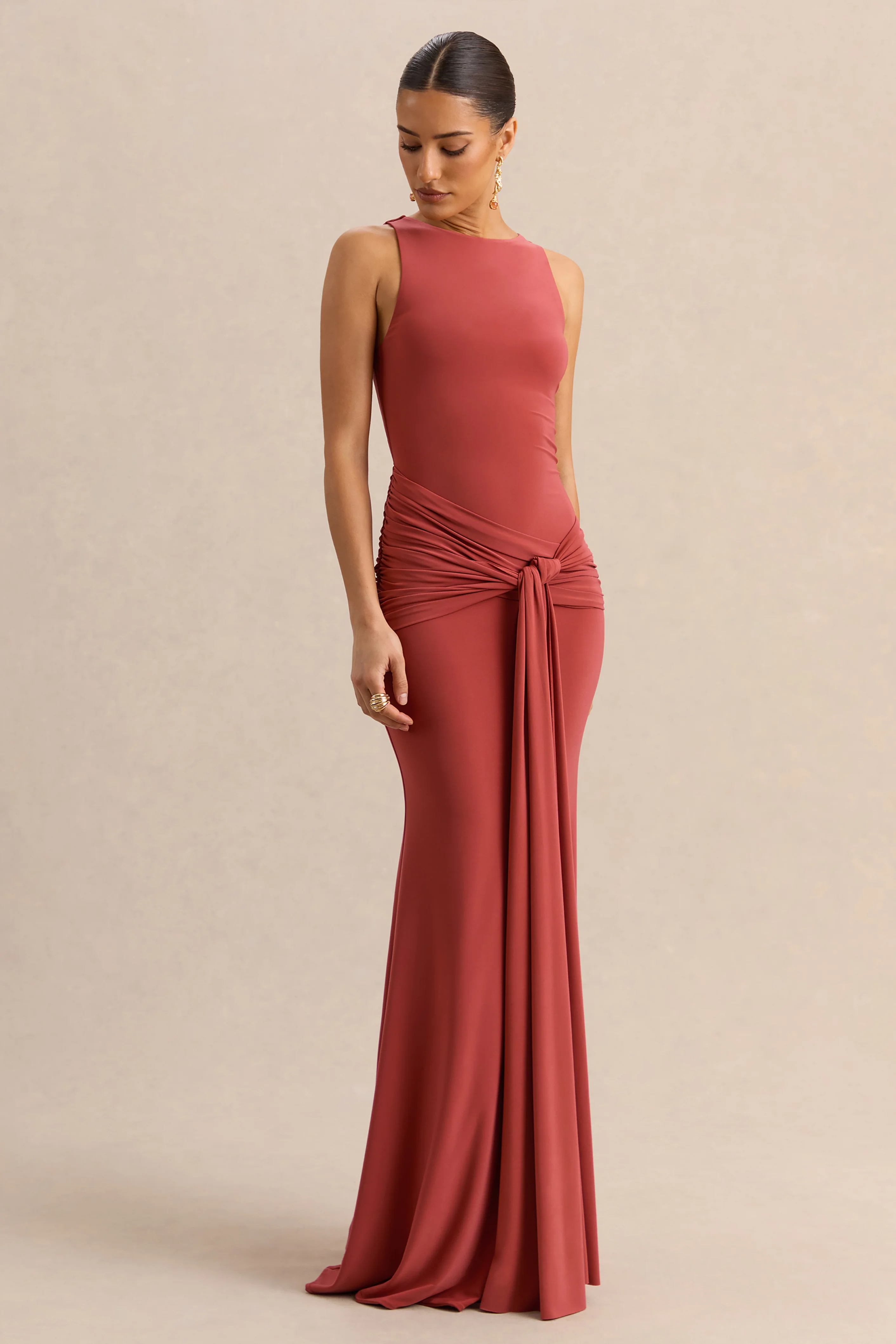 Cherine | Roestbruine Ronde Hals Maxi Jurk Met Geplooide Details En Ceintuur - Image 5