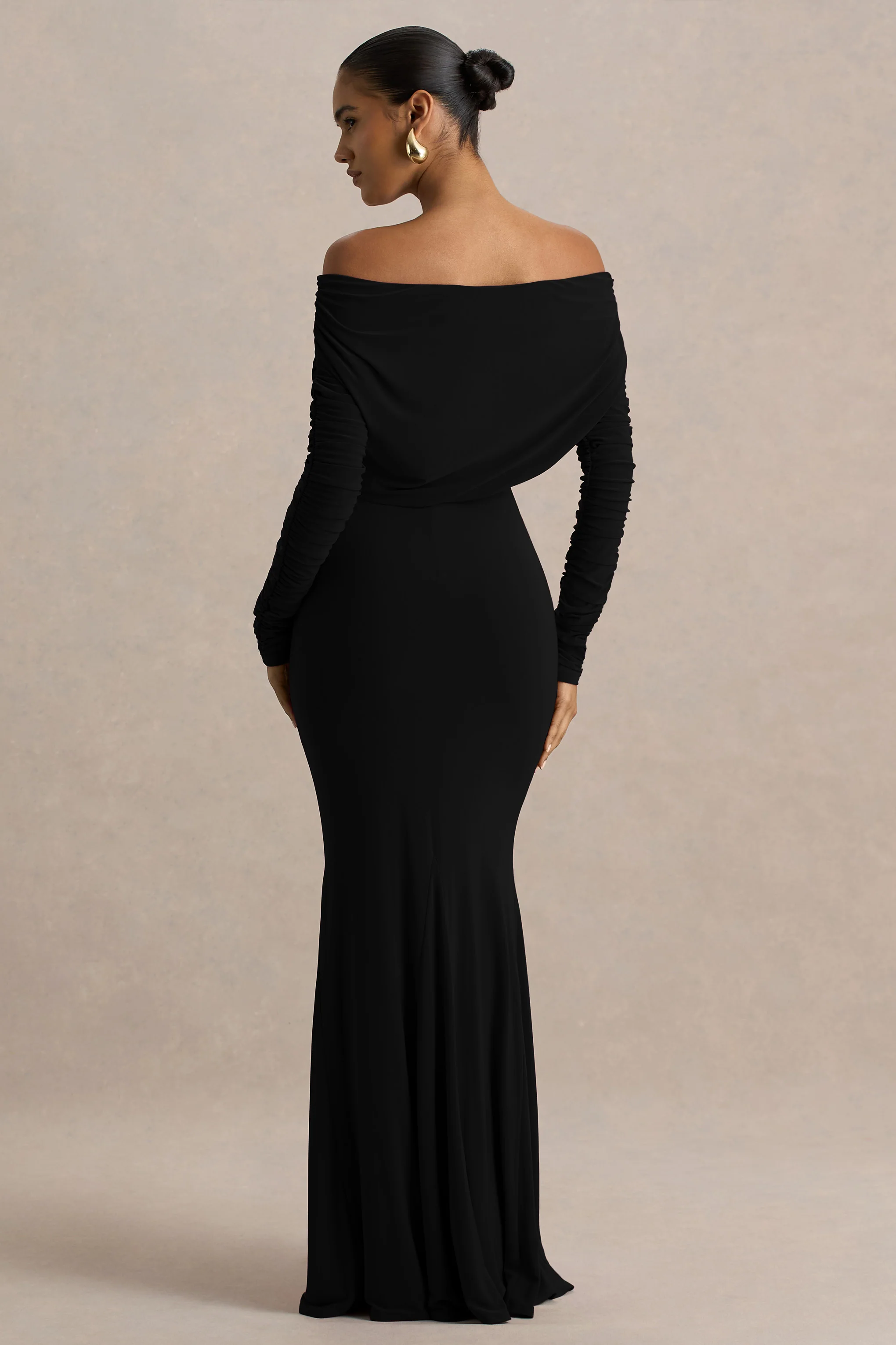 Cilla | Zwart Bardot Nek Maxi Jurk Met Gerimpeld Details - Image 3