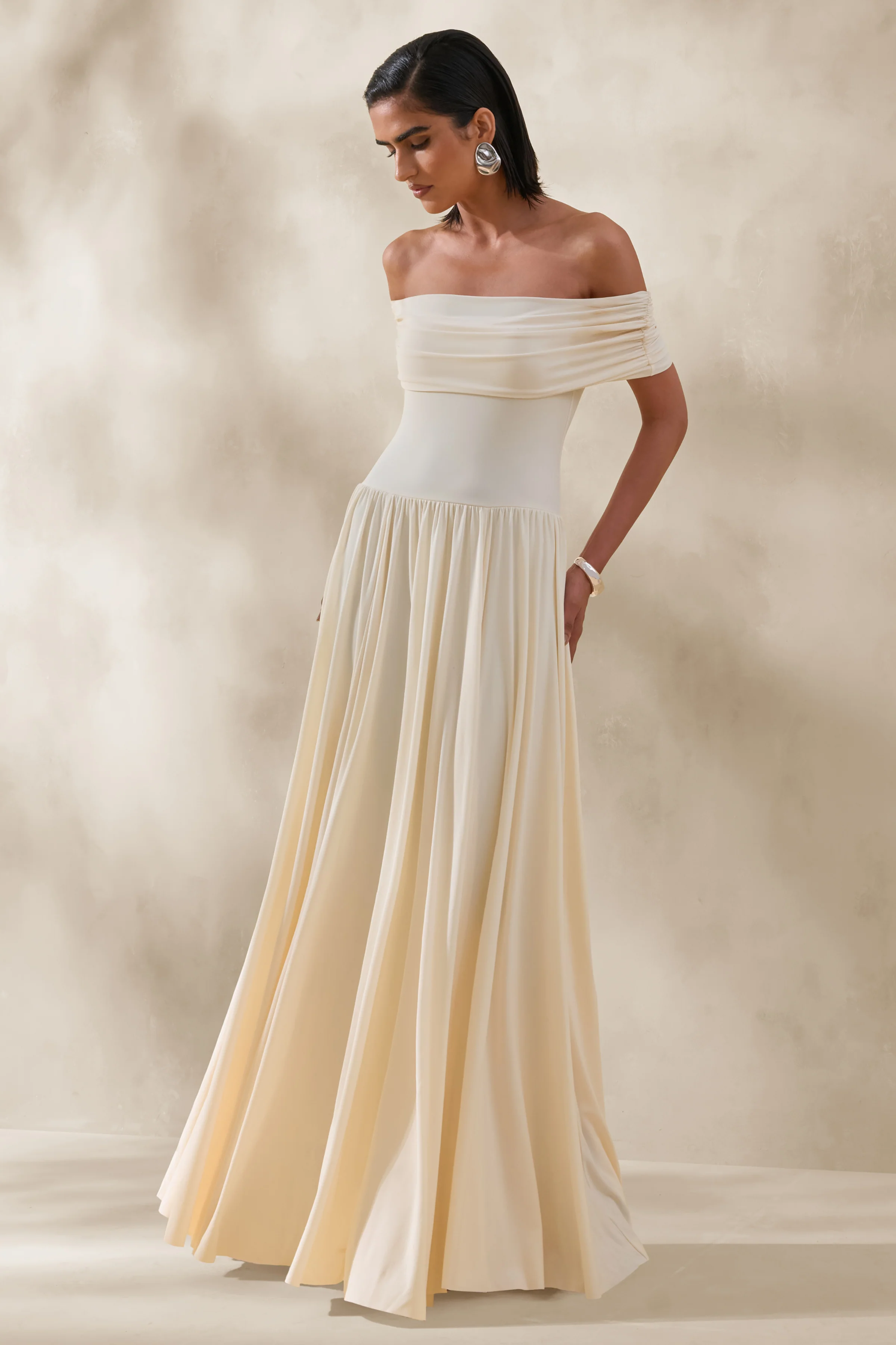 Cindie | Crème Maxi Jurk Met Bardot Halslijn - Image 4
