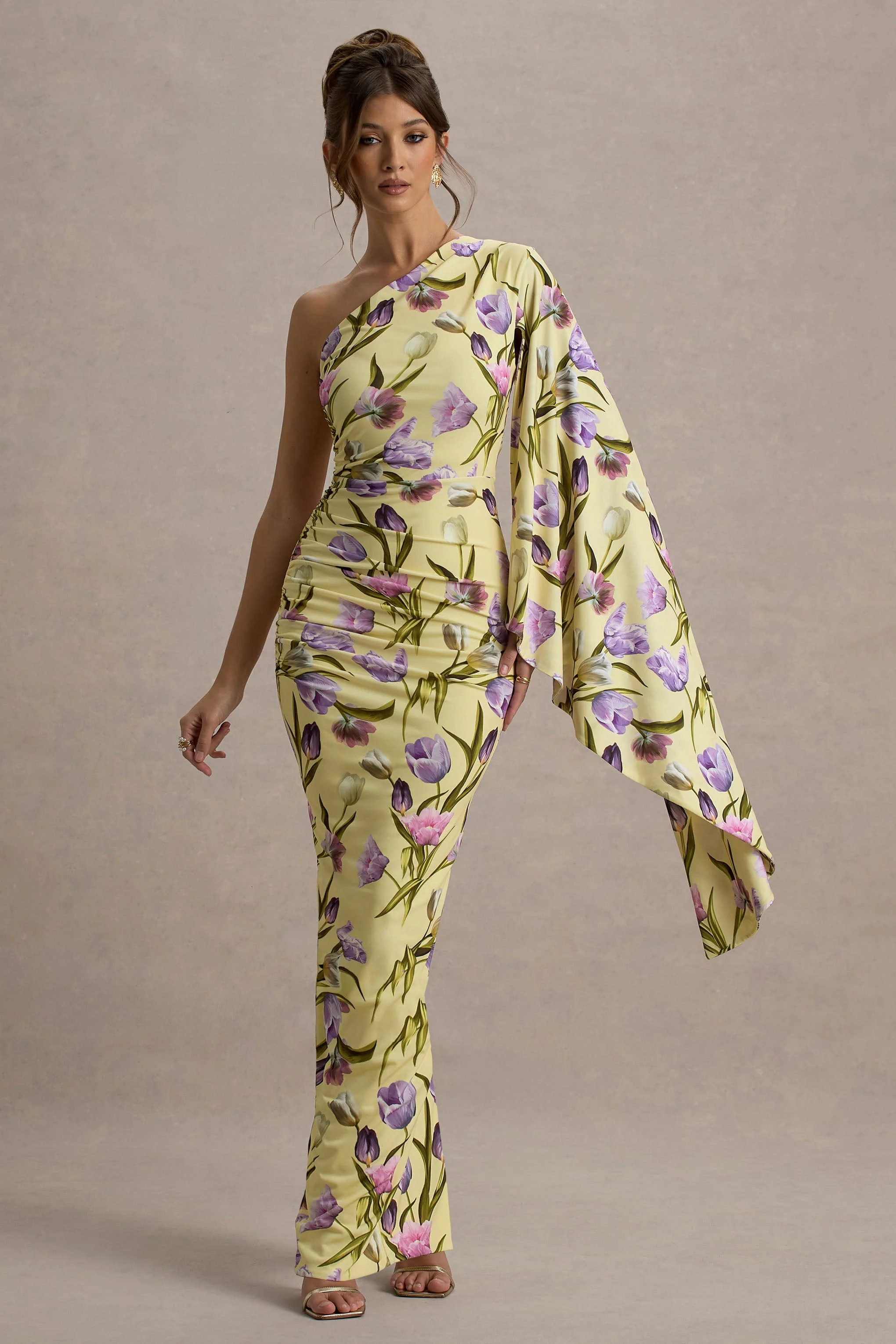Clementina | Tulpen Bloemenprint Maxi Jurk Met Asymmetrische Cape Mouwen - Image 4