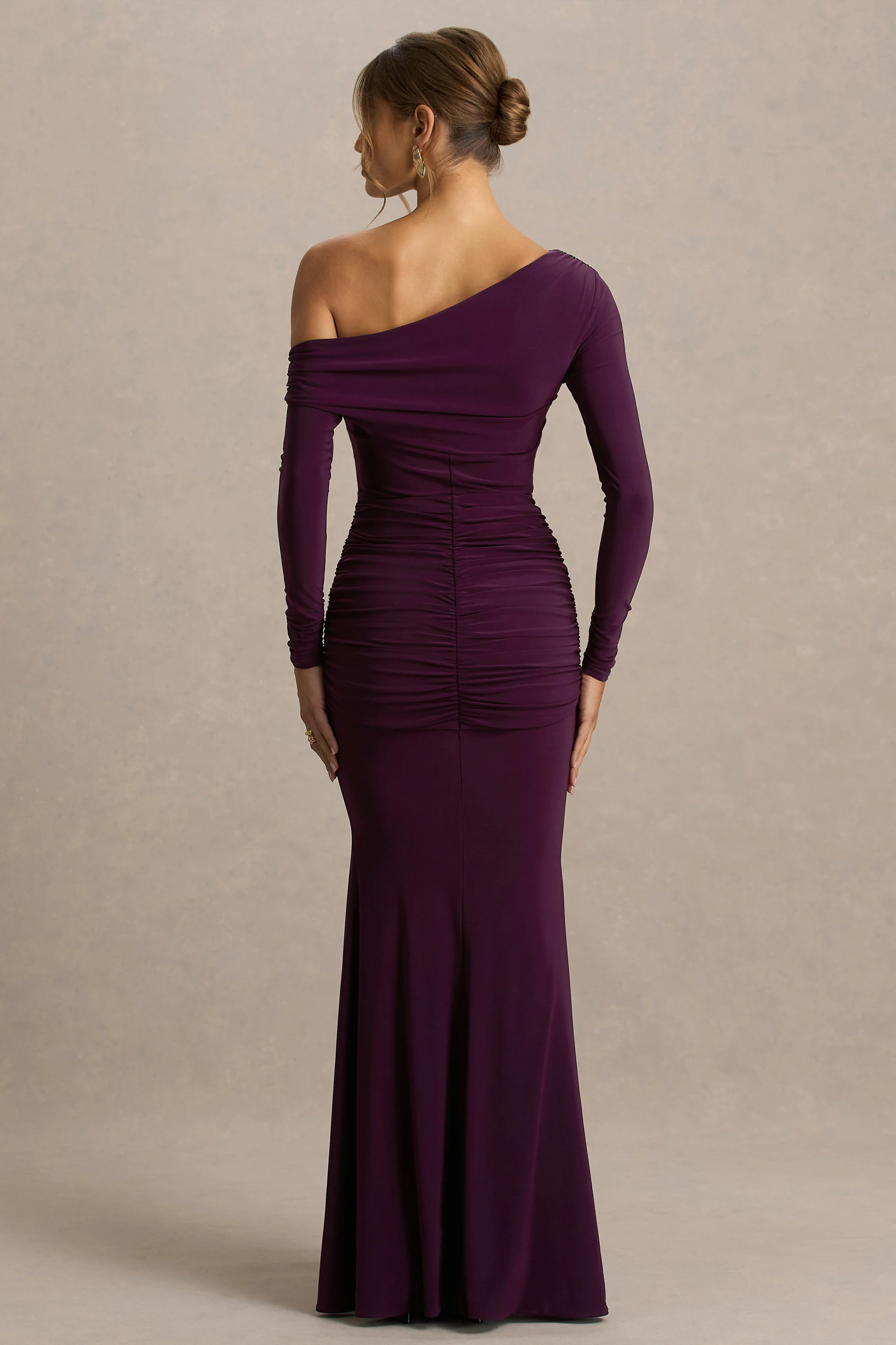 Clover | Bordeaux Overslag Maxi Jurk Met Asymmetrische Hals En Ceintuur - Image 2