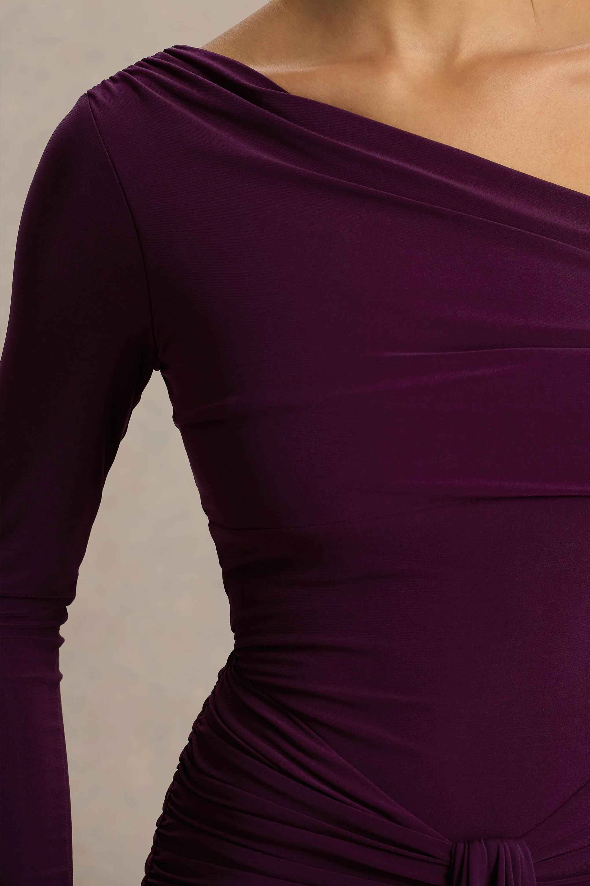 Clover | Bordeaux Overslag Maxi Jurk Met Asymmetrische Hals En Ceintuur - Image 6