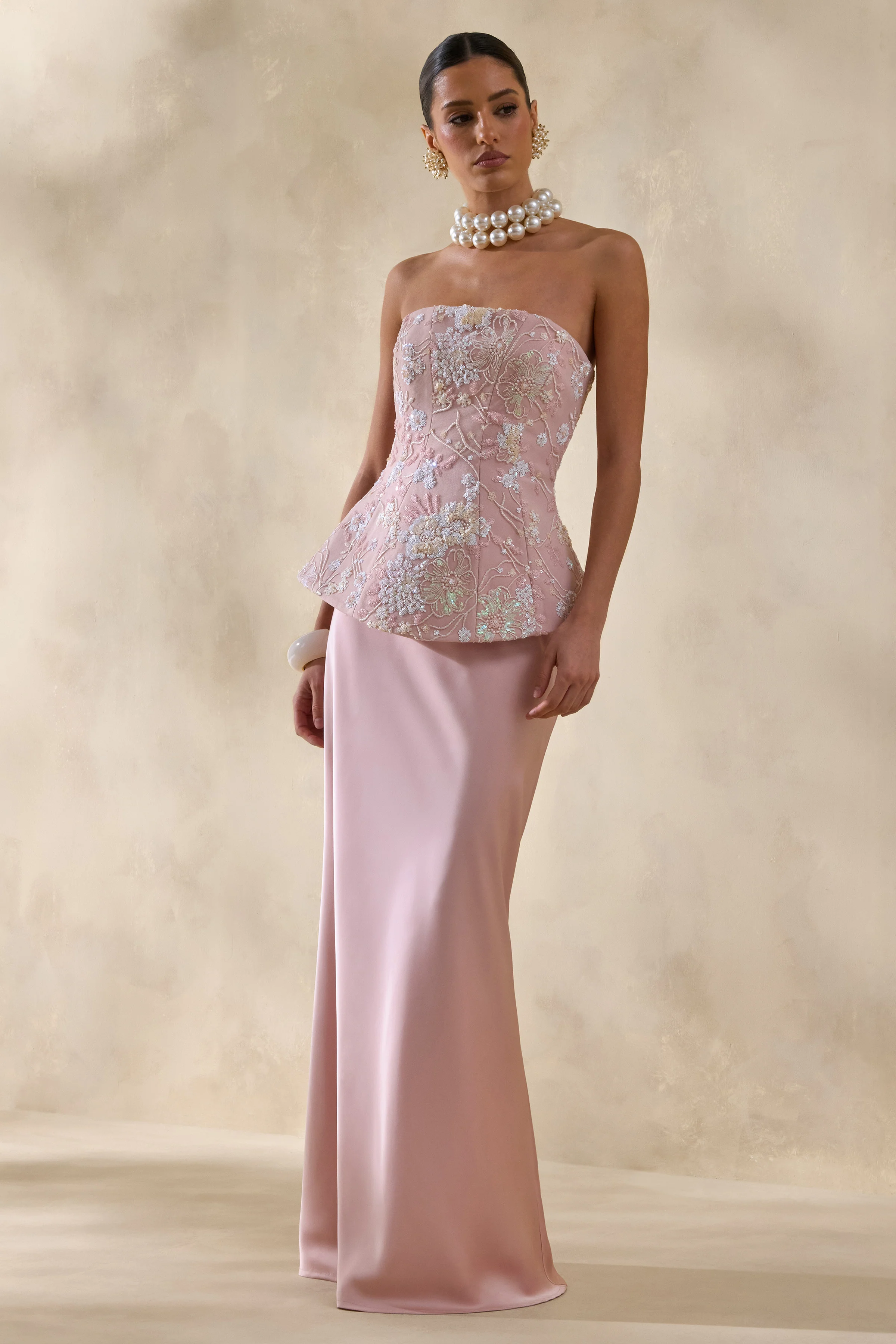Corvina | Roze Bandeau Corset Maxi Jurk Met Bloemenversiering - Image 4