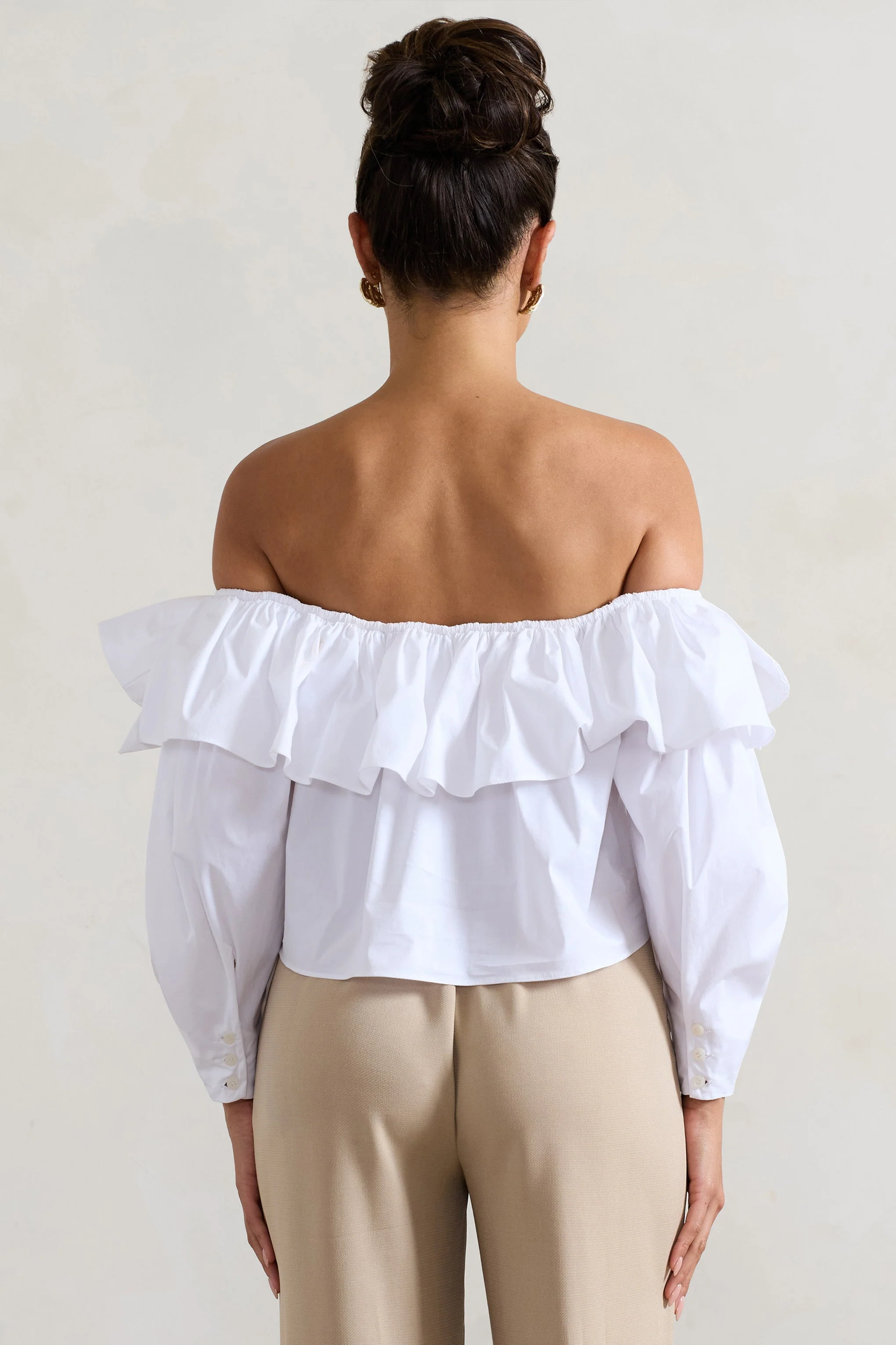 Cove | Witte Bardot Ruches Top Met Pof Mouw En Strik Detail - Image 7