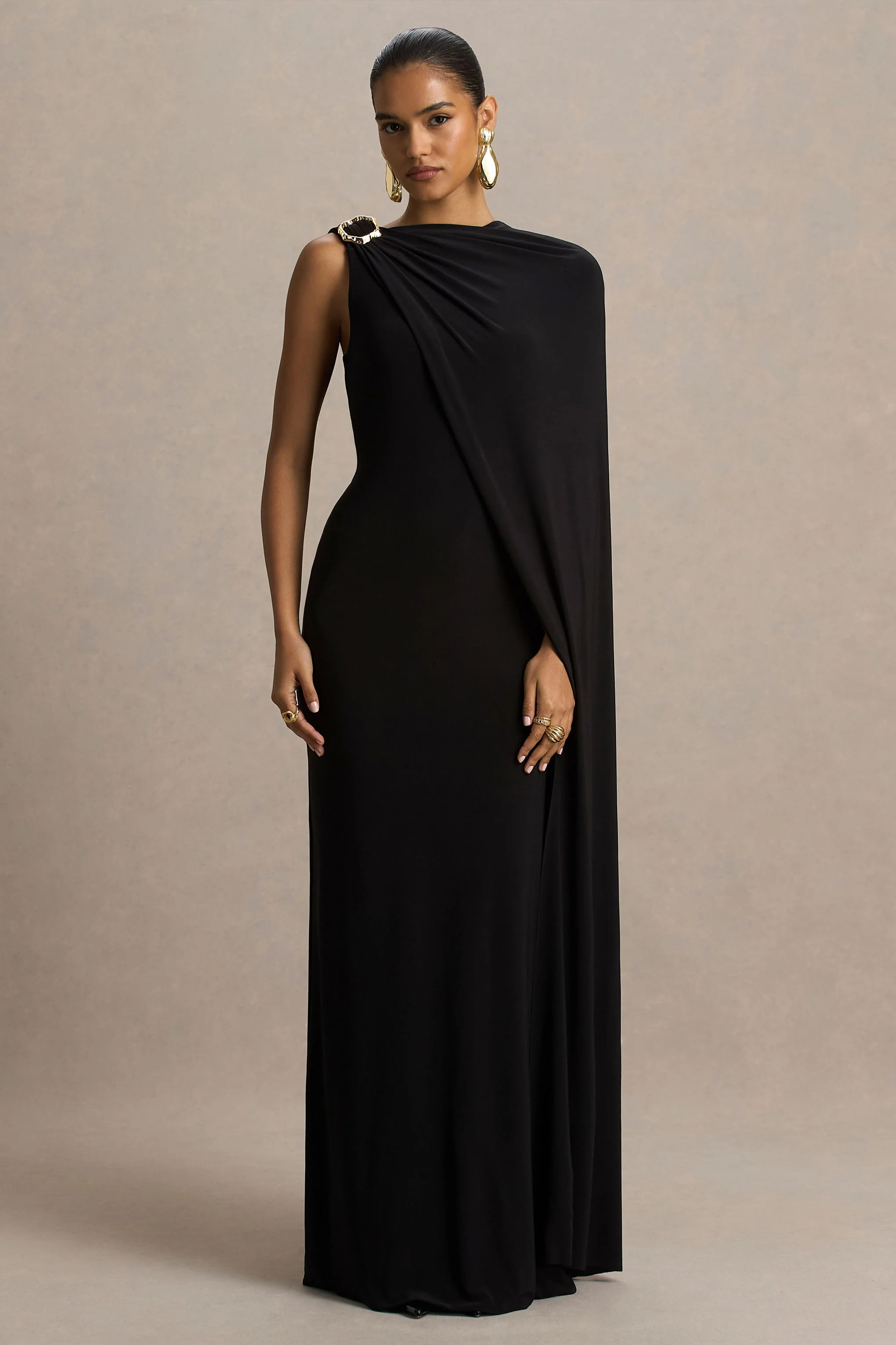 Cressida | Zwarte Asymmetrische Hals Maxi Jurk Met Cape