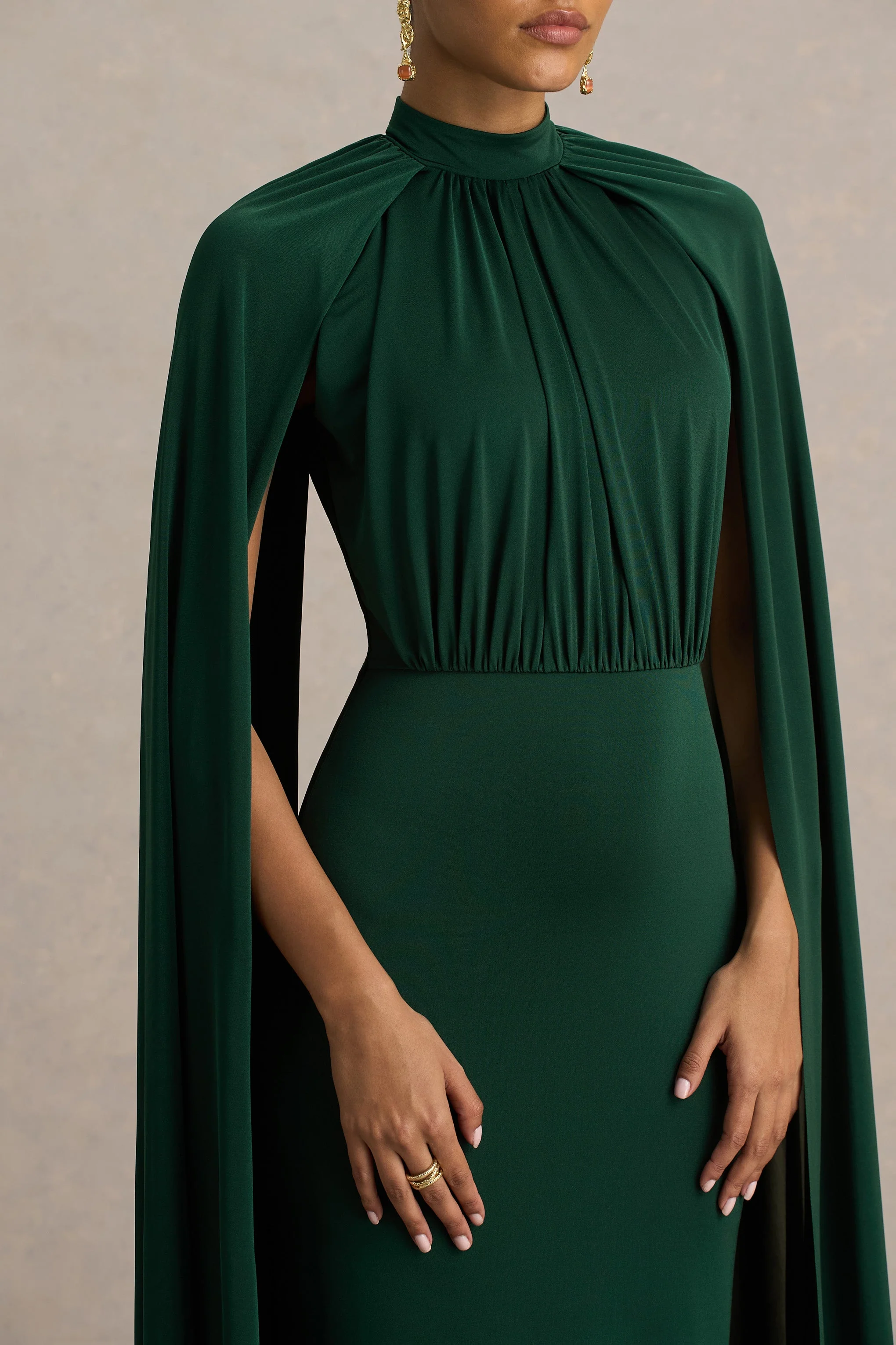 Darielle | Flessengroene Hoge Hals Maxi Jurk Met Cape Mouwen - Image 3