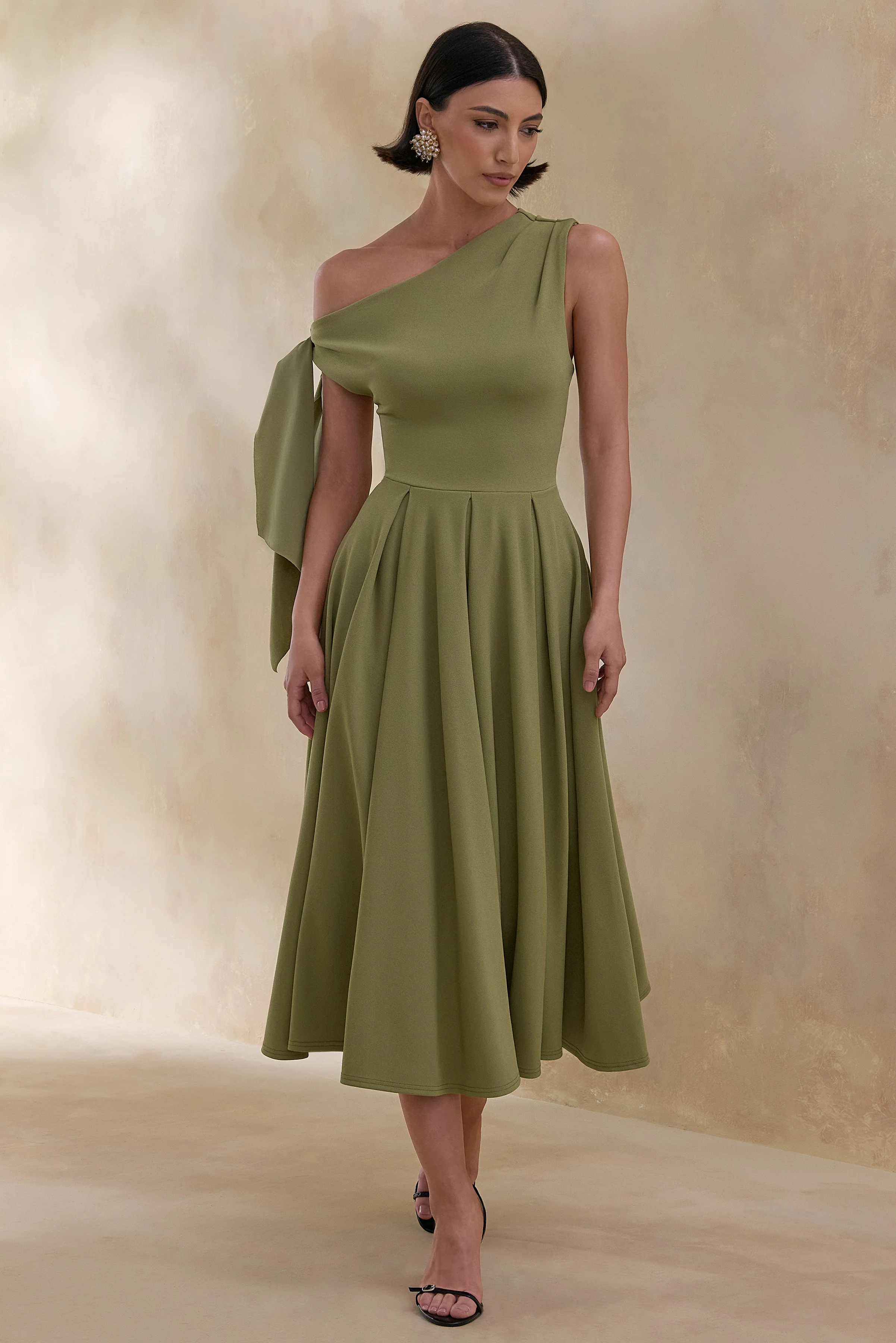 Daring | Olijfgroene Asymmetrische Hals Midi Jurk met Knoopdetail - Image 5