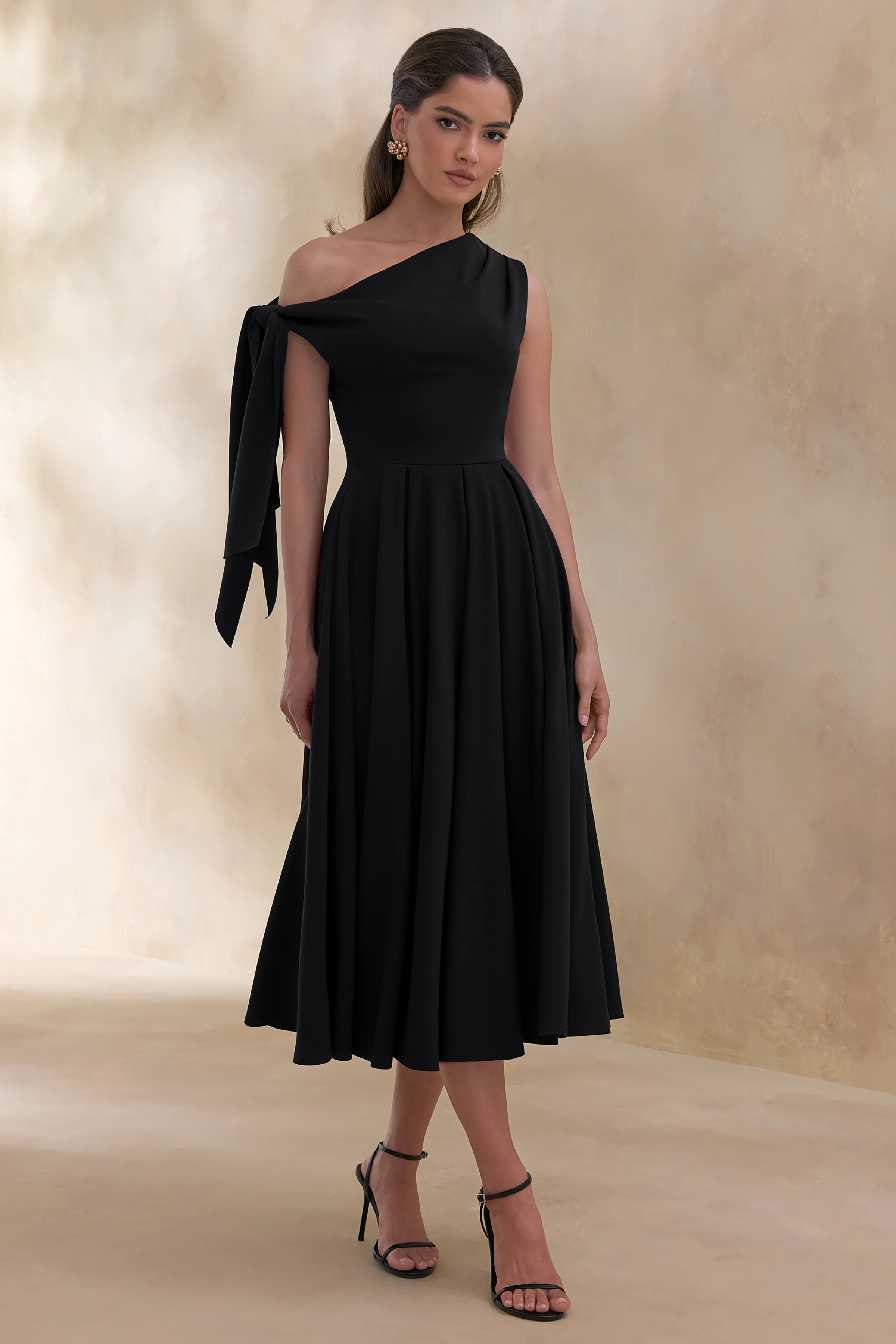 Daring | Zwarte Asymmetrische Hals Midi Jurk met Knoopdetail - Image 5