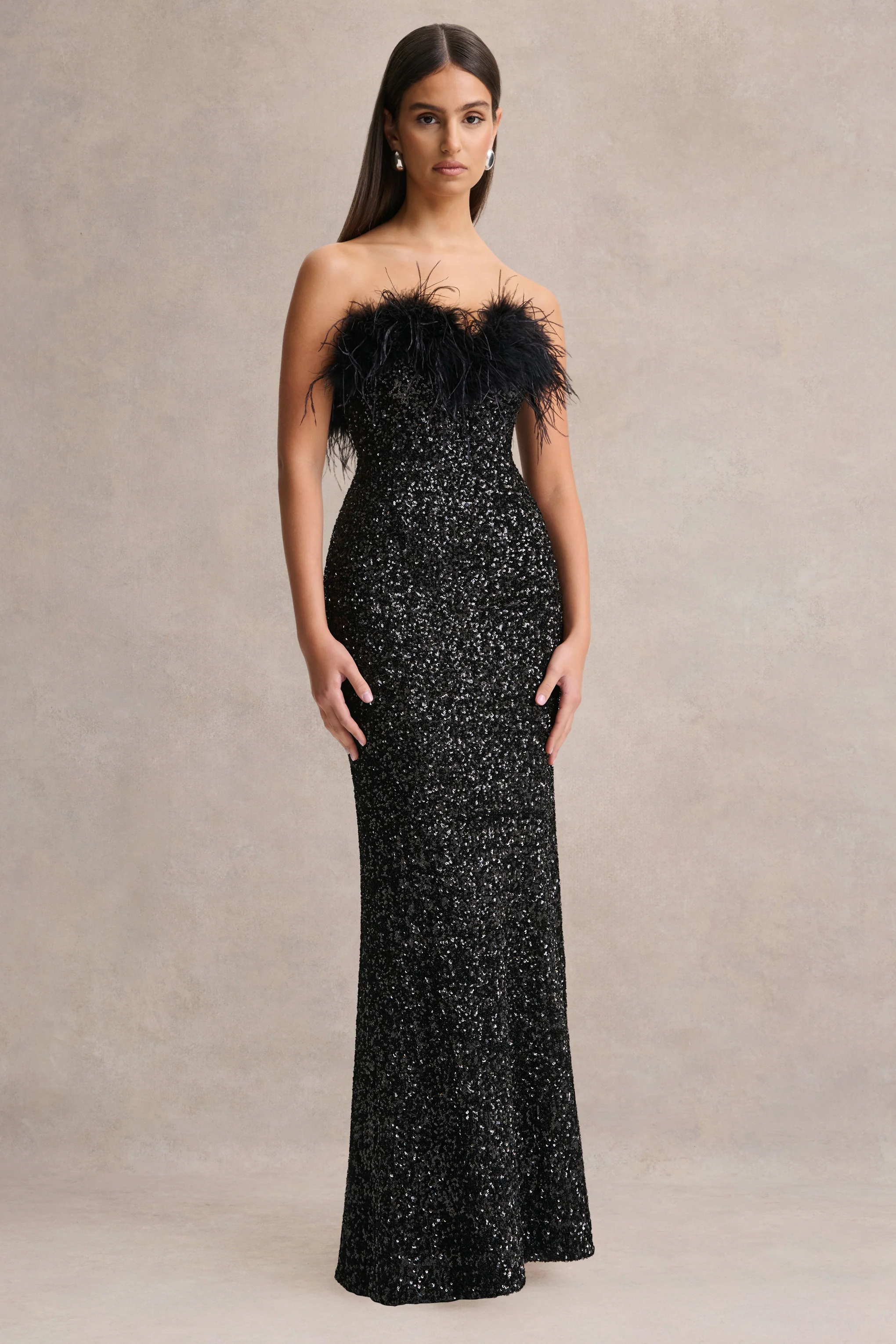 Daze | Zwarte Pailletten Bandeau Maxi Jurk Met Veren Afwerking - Image 4