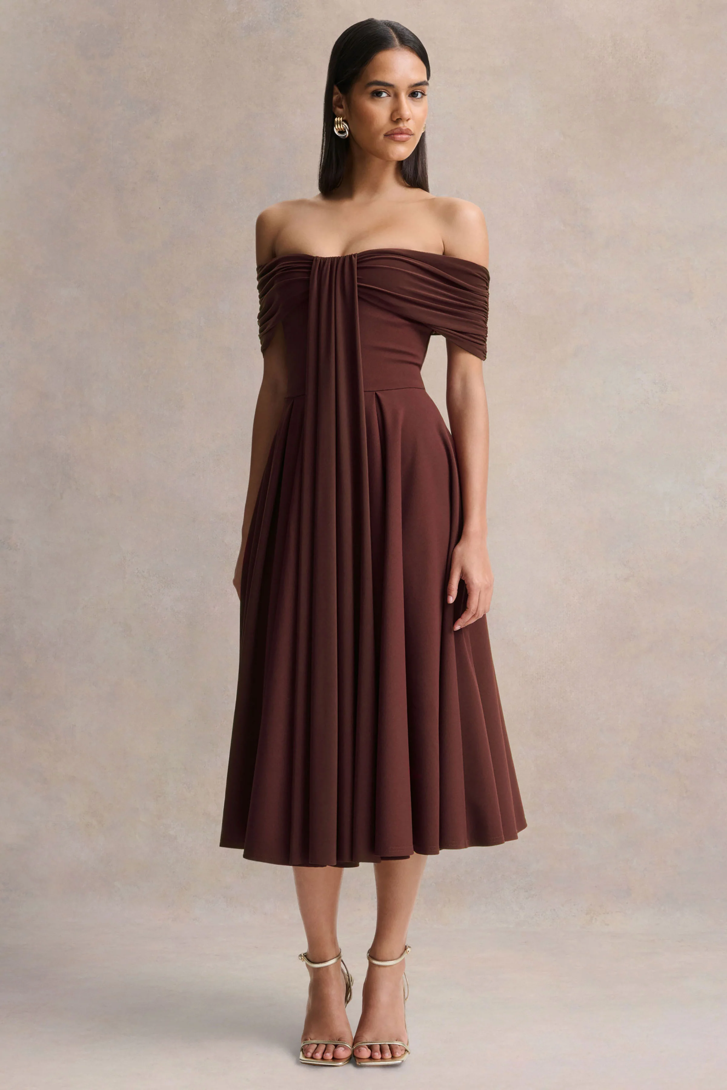 Dearest | Bruine Bardot Hals Midi Jurk