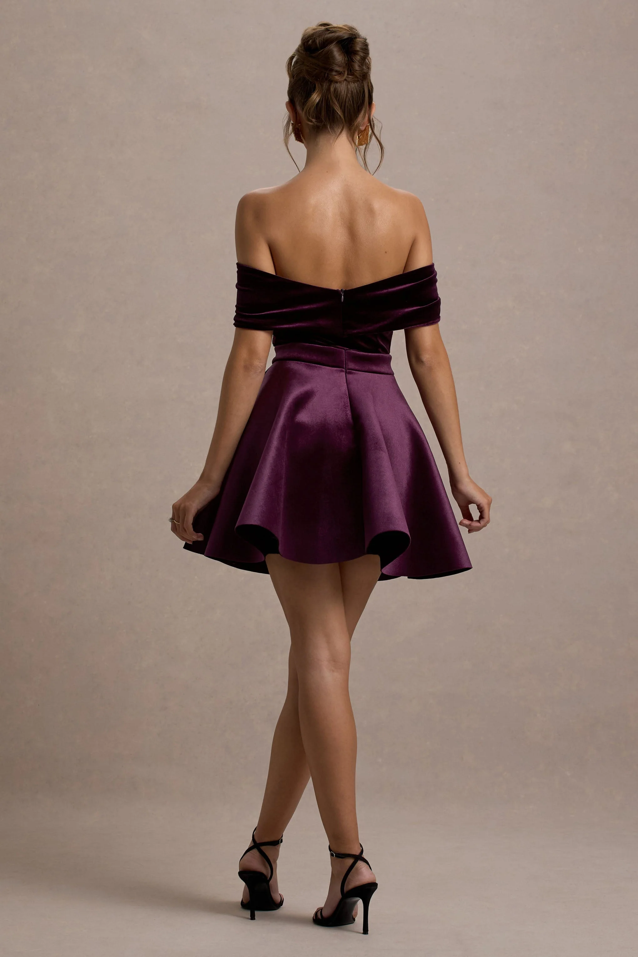 Dede | Bordeaux Velours Bardot Skater Mini Jurk Met Strik Detail - Image 2