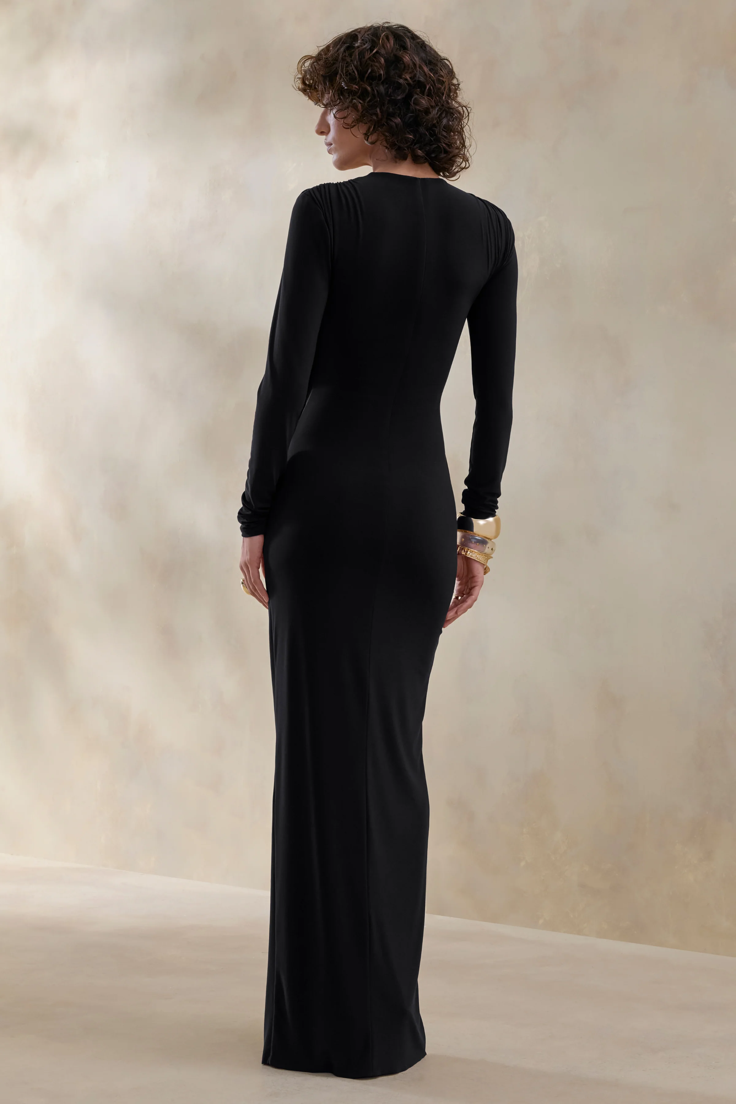Desirelle | Zwarte Ronde Hals Maxi Jurk met Gerimpelde Details - Image 2