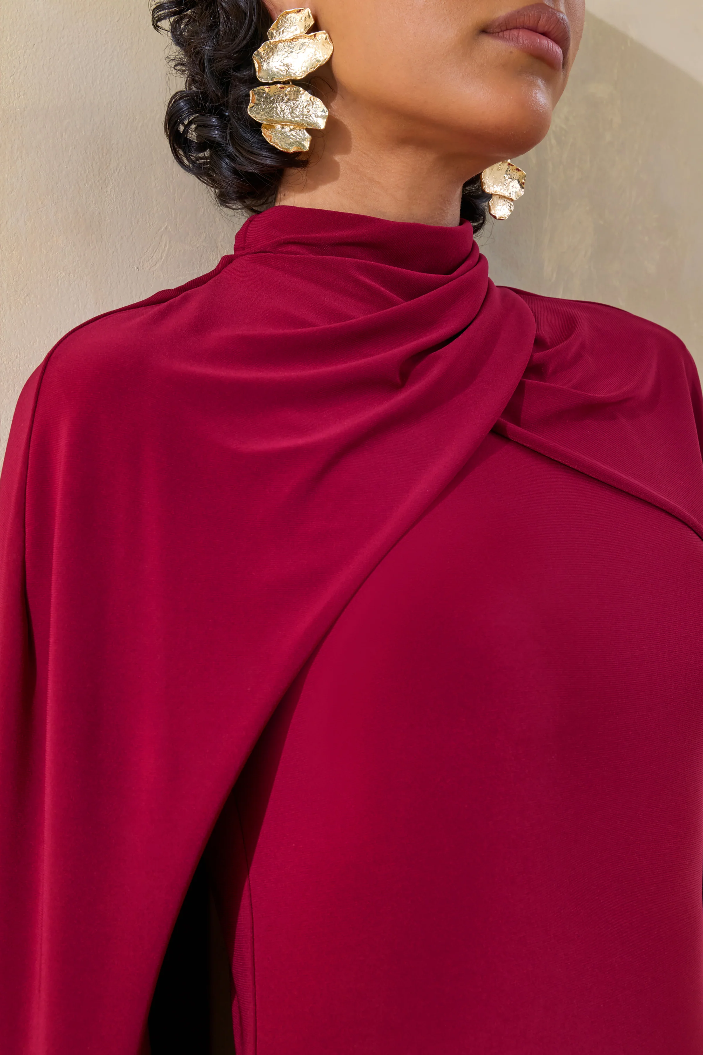 Dianelle | Bessenrode Hoge Hals Maxi Jurk Met Cape Mouwen - Image 5