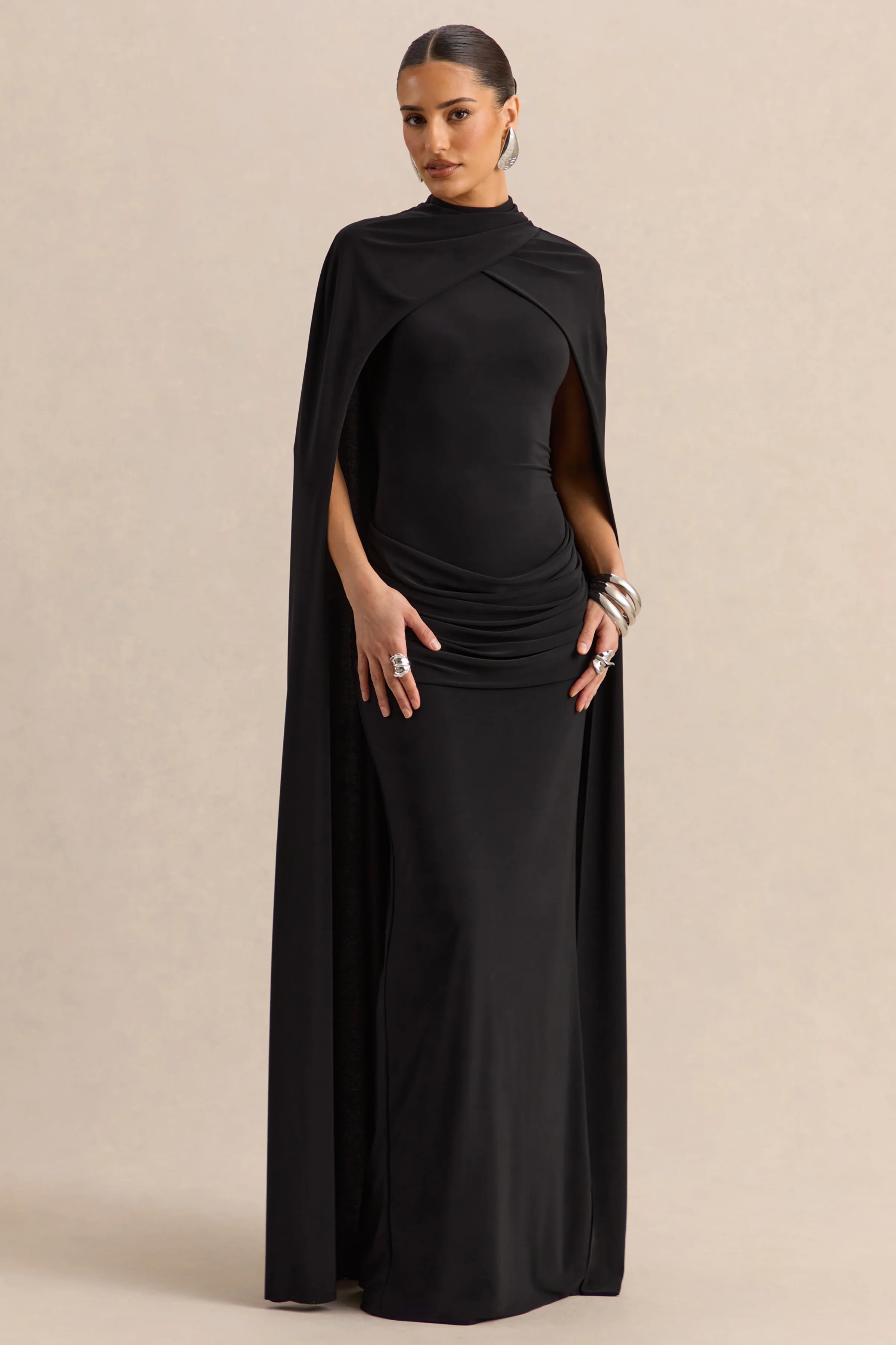 Dianelle | Zwarte Hoge Hals Maxi Jurk Met Cape Mouwen