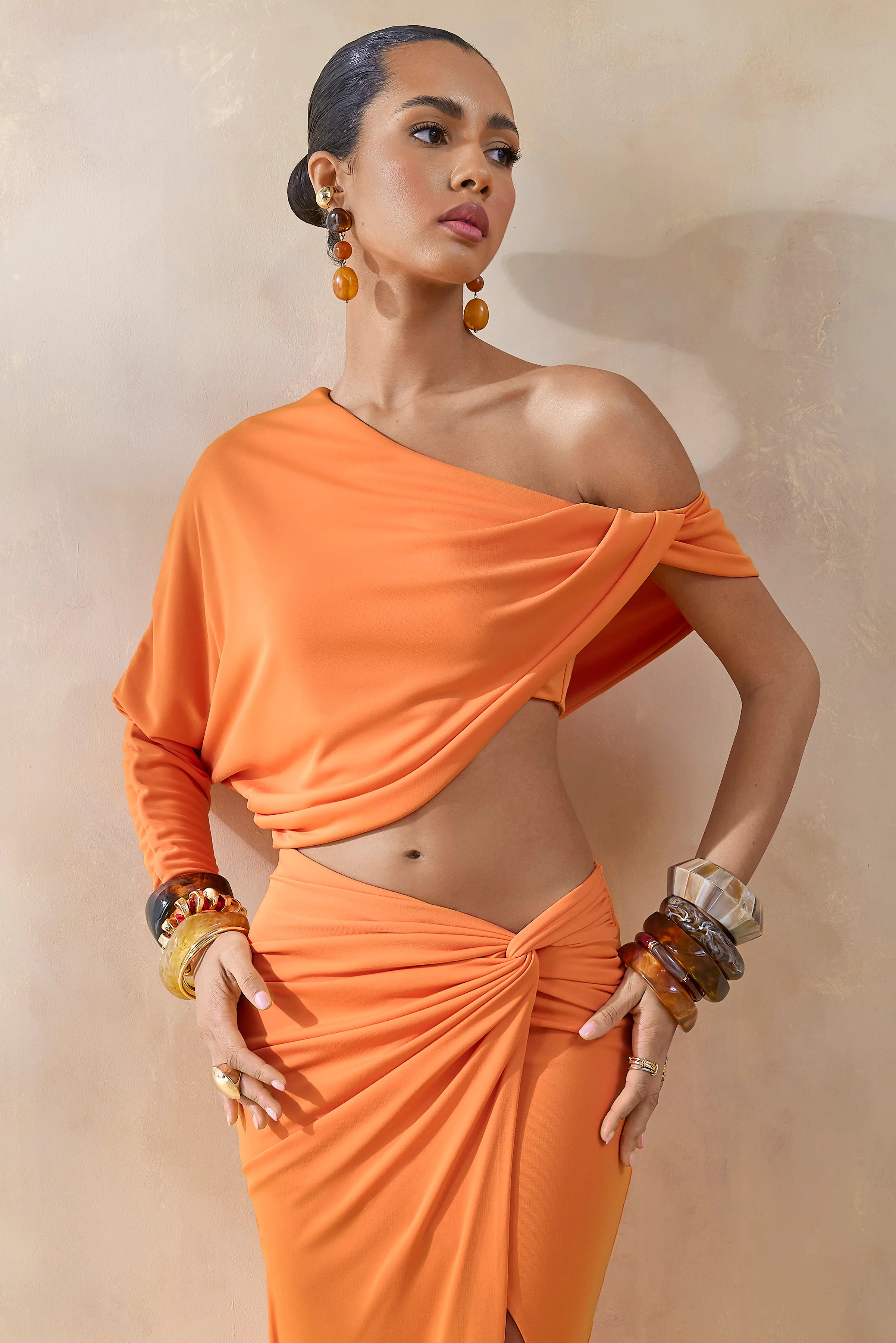 Dua | Oranje Asymmetrische Draperend Top Met Eén Mouw - Image 3