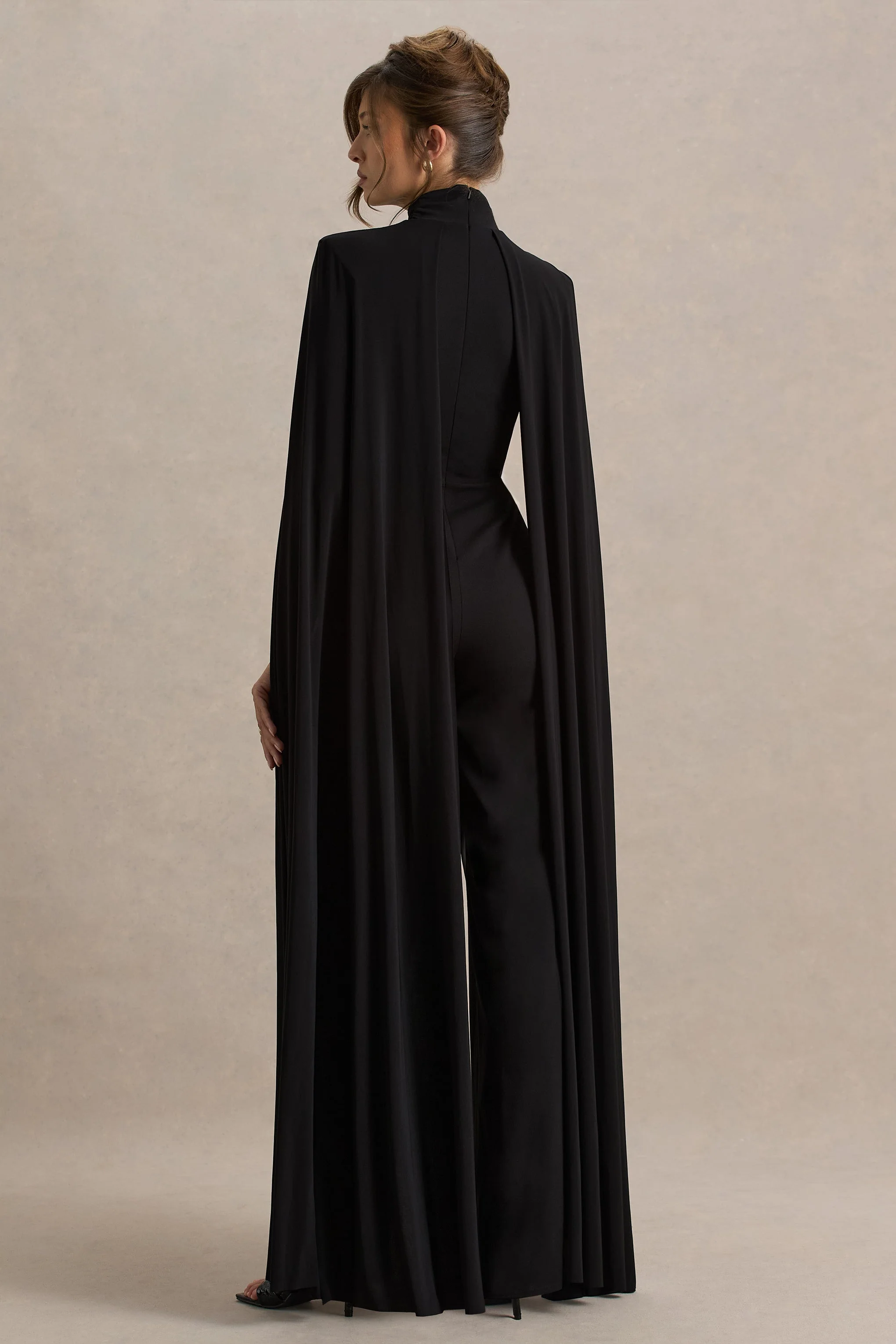 Dulcet | Zwarte Hoge Nek Jumpsuit Met Cape-mouwen - Image 3