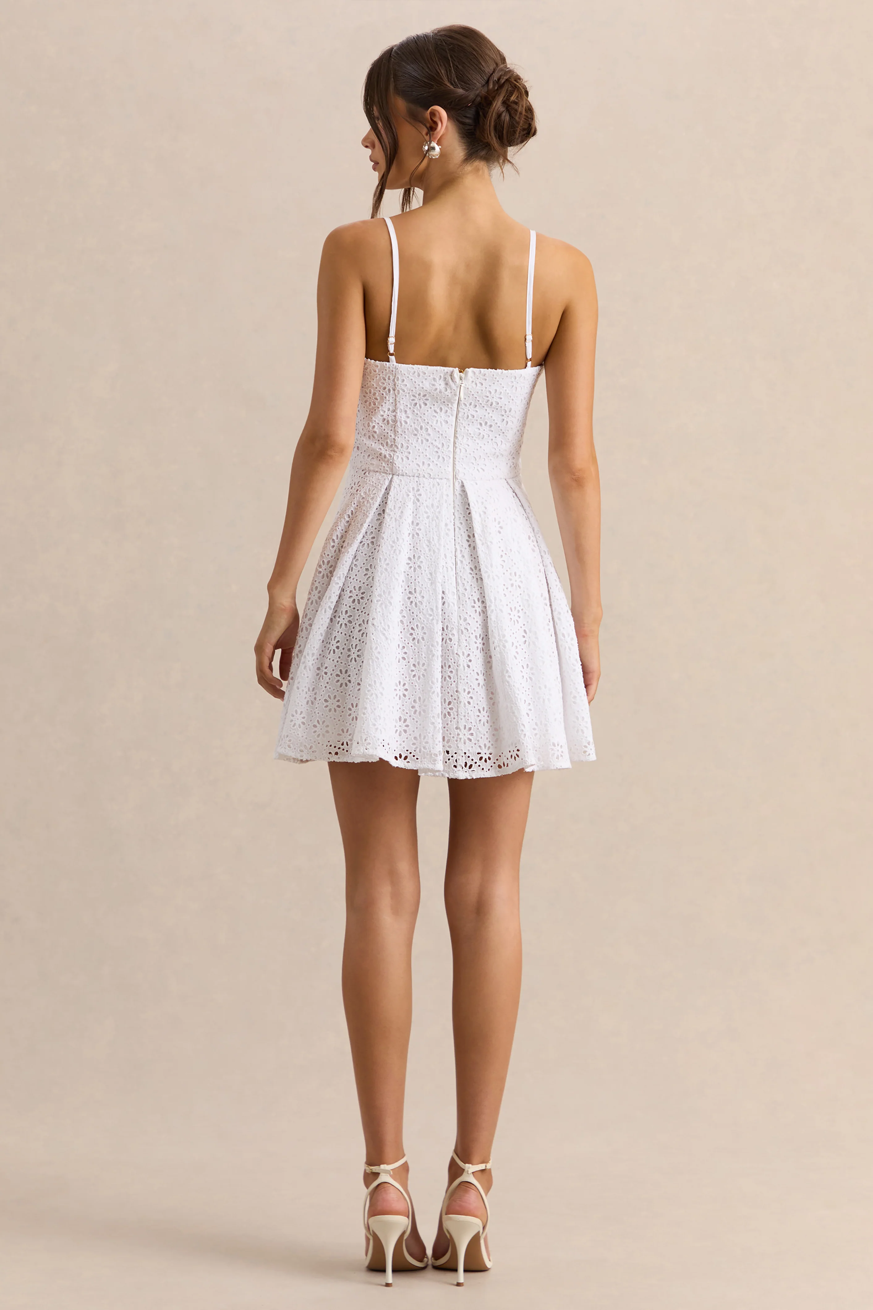 Elina | Witte Mini Jurk Met Vierkante Hals En Strik Detail - Image 2
