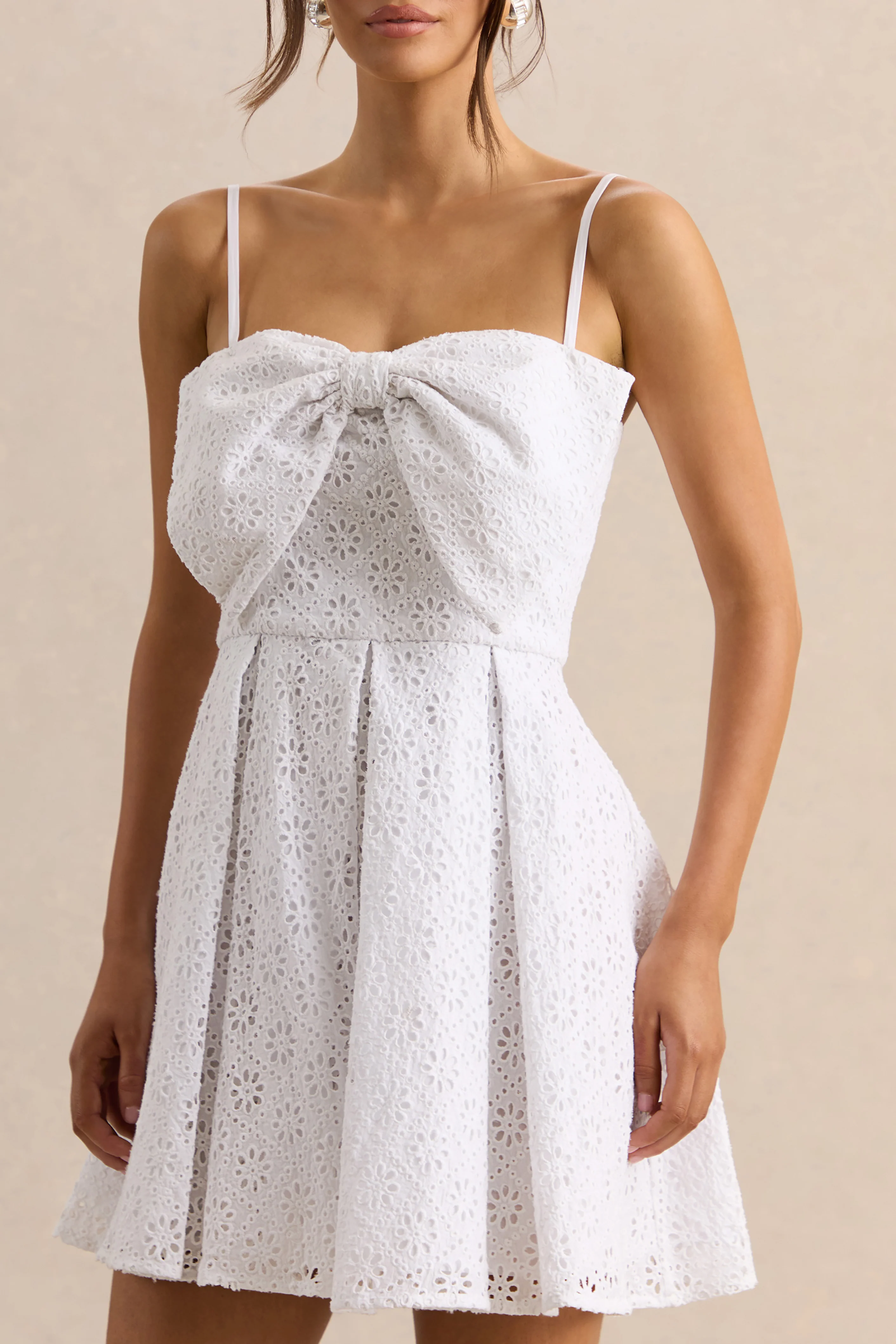 Elina | Witte Mini Jurk Met Vierkante Hals En Strik Detail - Image 6