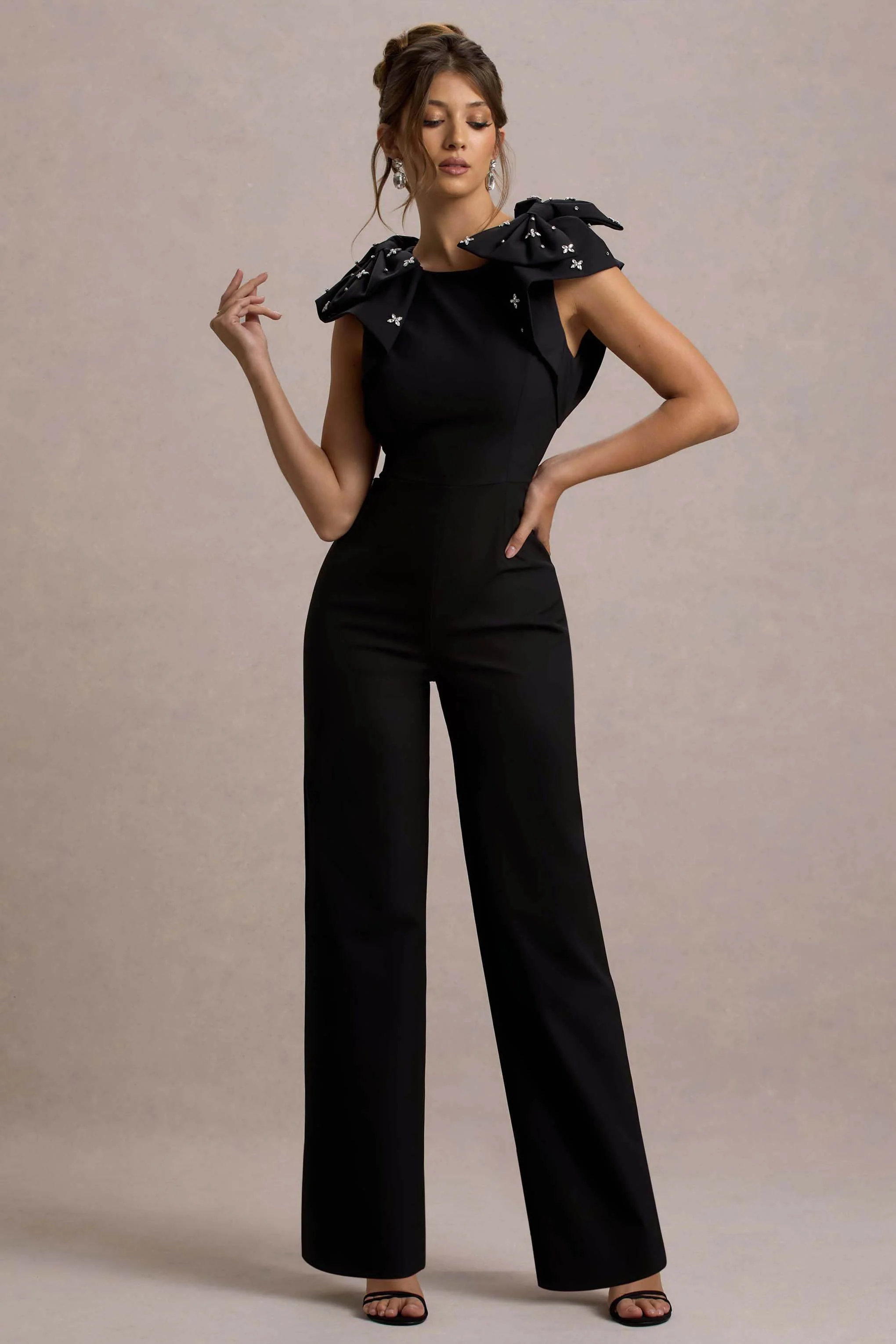 Elma | Zwarte Jumpsuit Met Rechte Broek En Versierde Strik Detail - Image 3