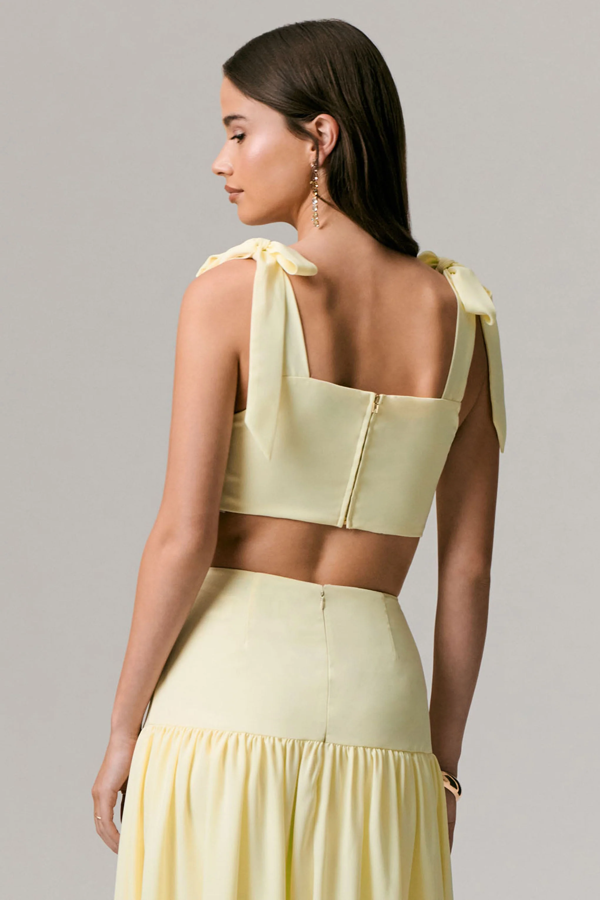 Elodie | Citroengele Crop Top Met Strik Bandjes - Image 3