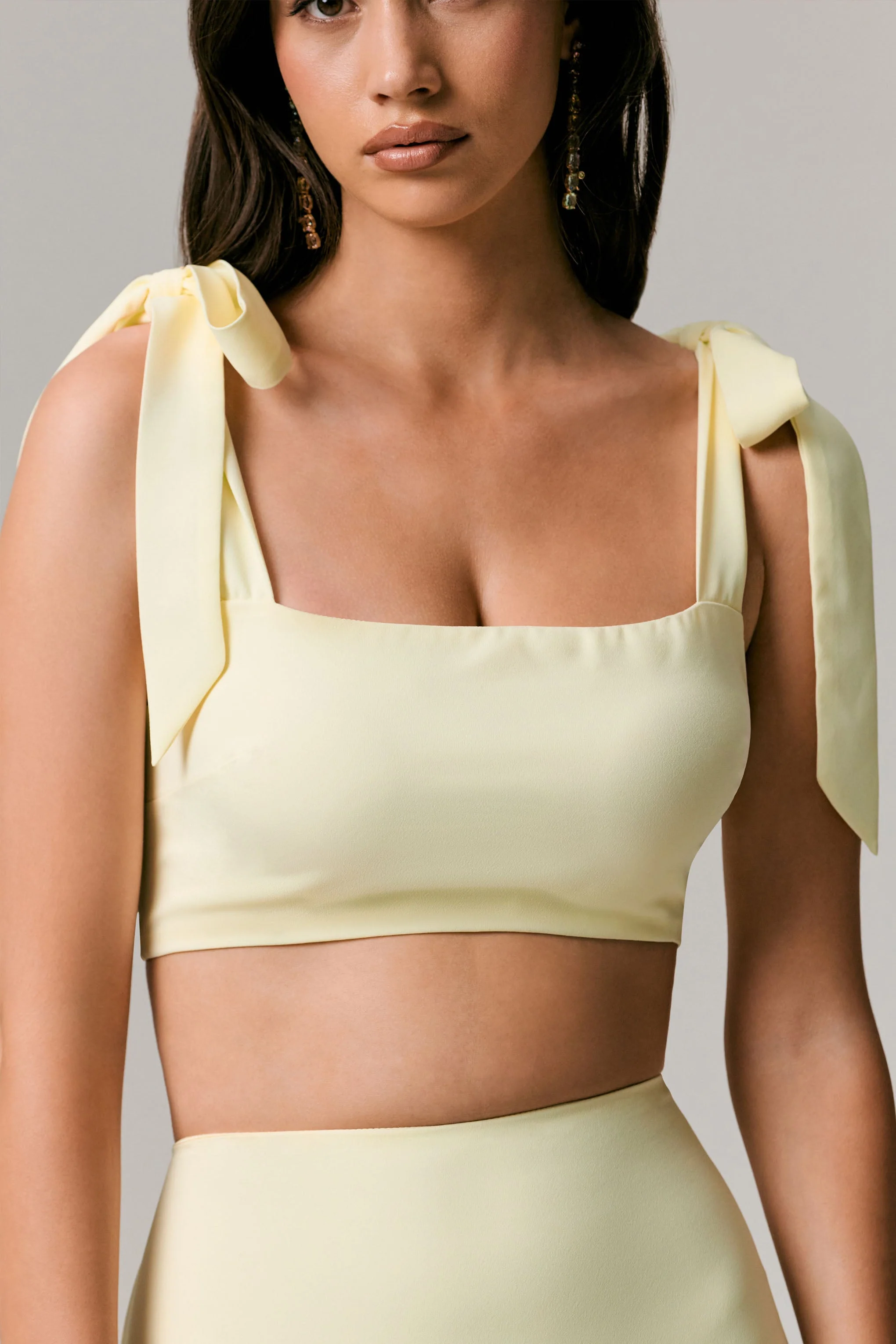 Elodie | Citroengele Crop Top Met Strik Bandjes - Image 5