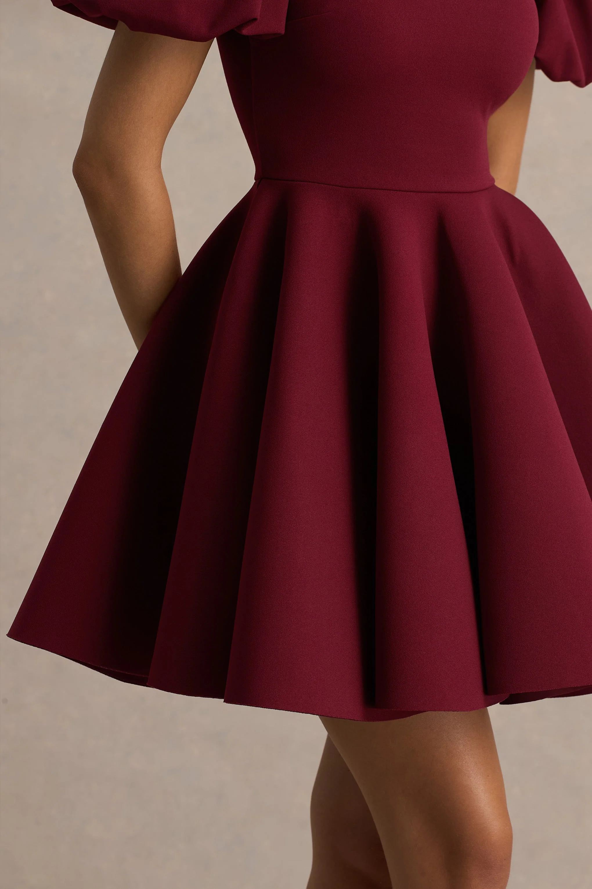 Emelia | Bordeaux Skater Jurk Met Pof-Mouwen - Image 6