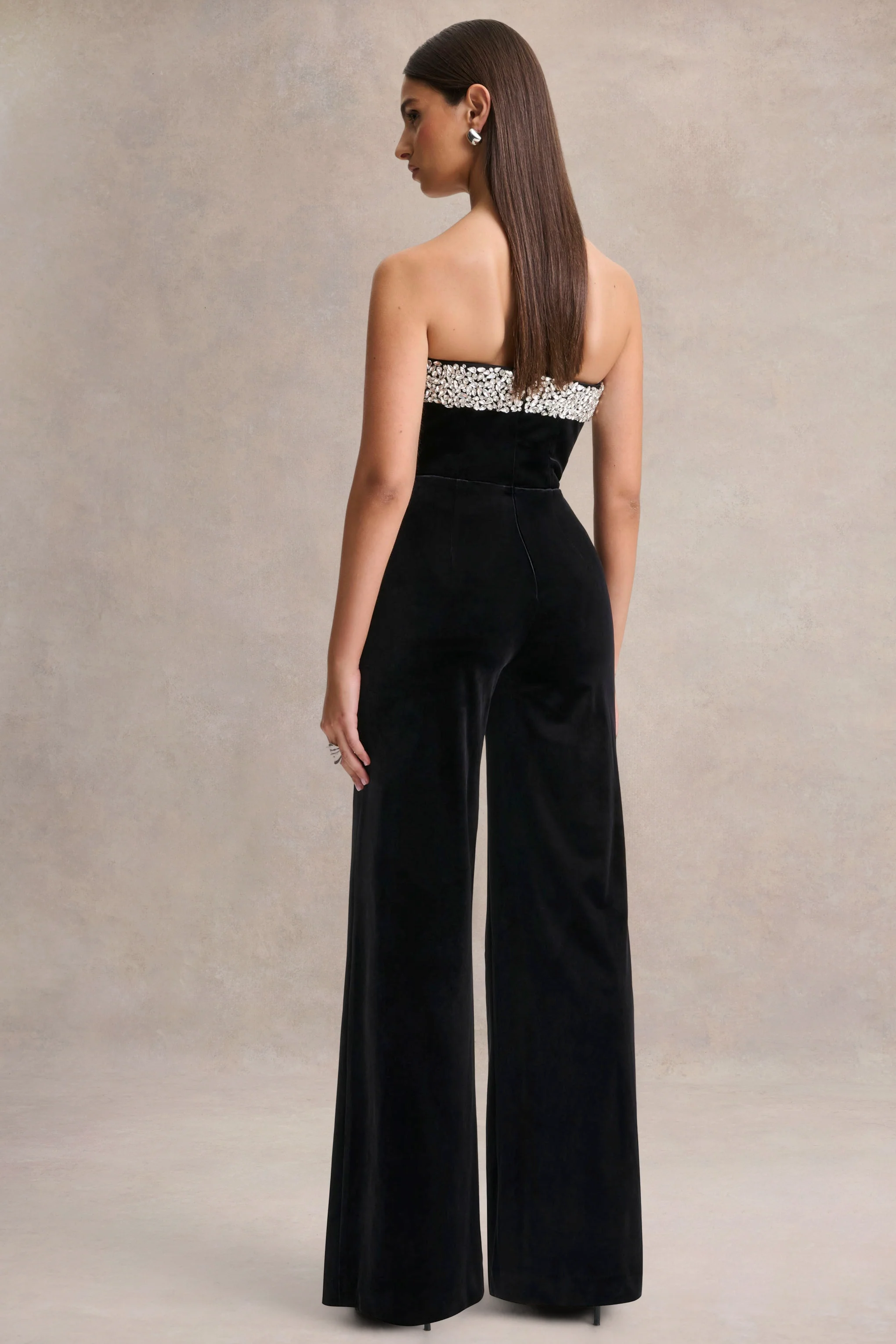 Emelie | Zwart Fluwelen Versierde Bandeau Jumpsuit - Image 2
