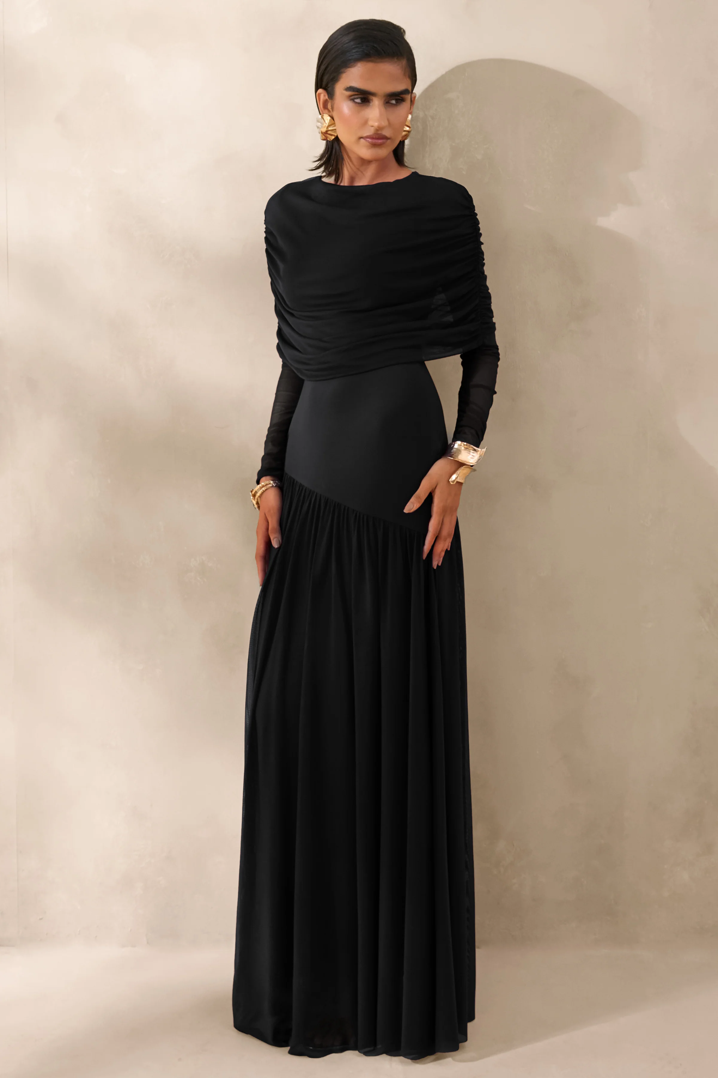 Enalia | Zwarte Mesh Hoge Hals Maxi Jurk Met Korte Cape