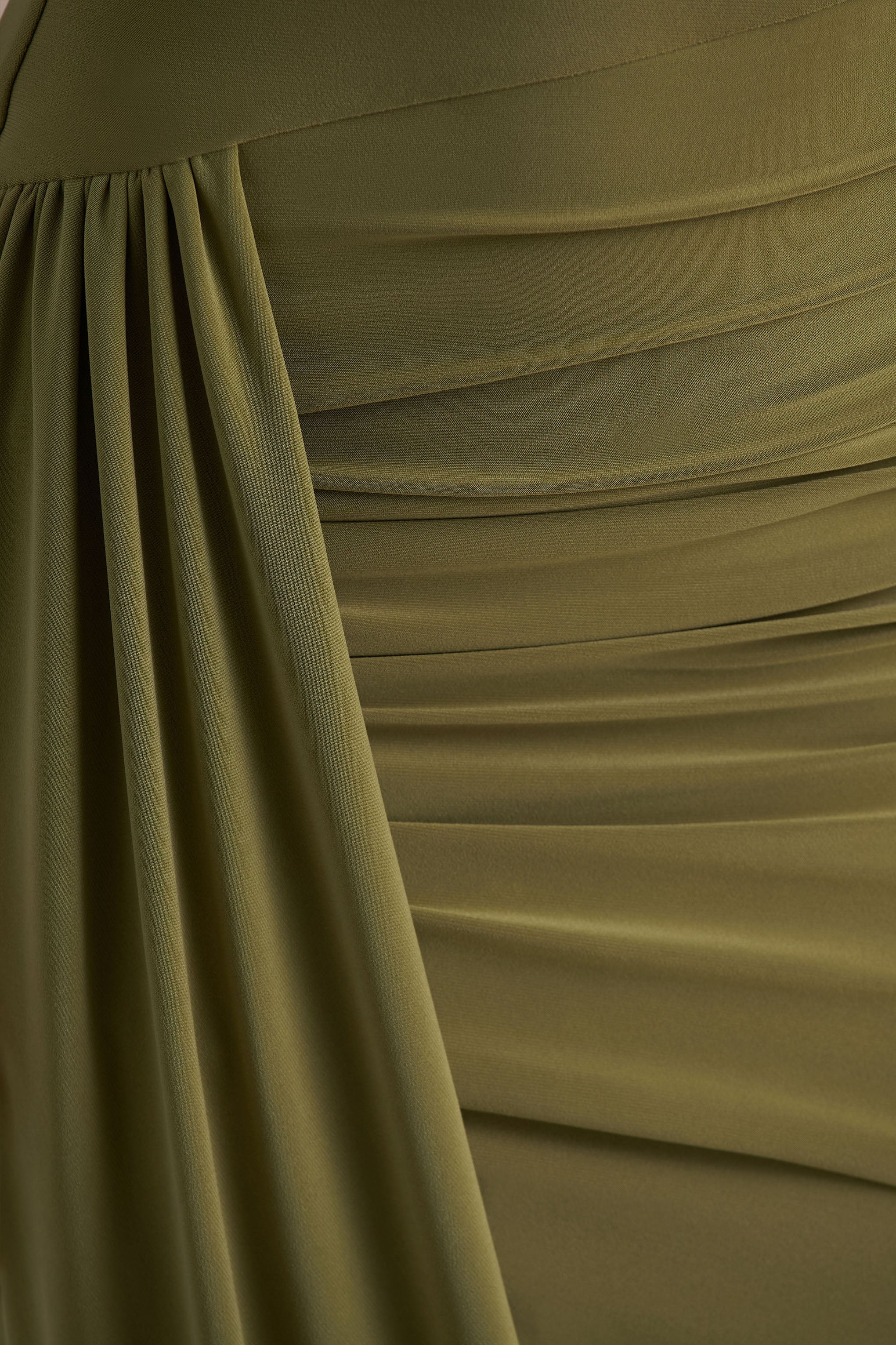 Enchant | Olijfgroene Asymmetrische Gedraaide Cape Midi Jurk - Image 5