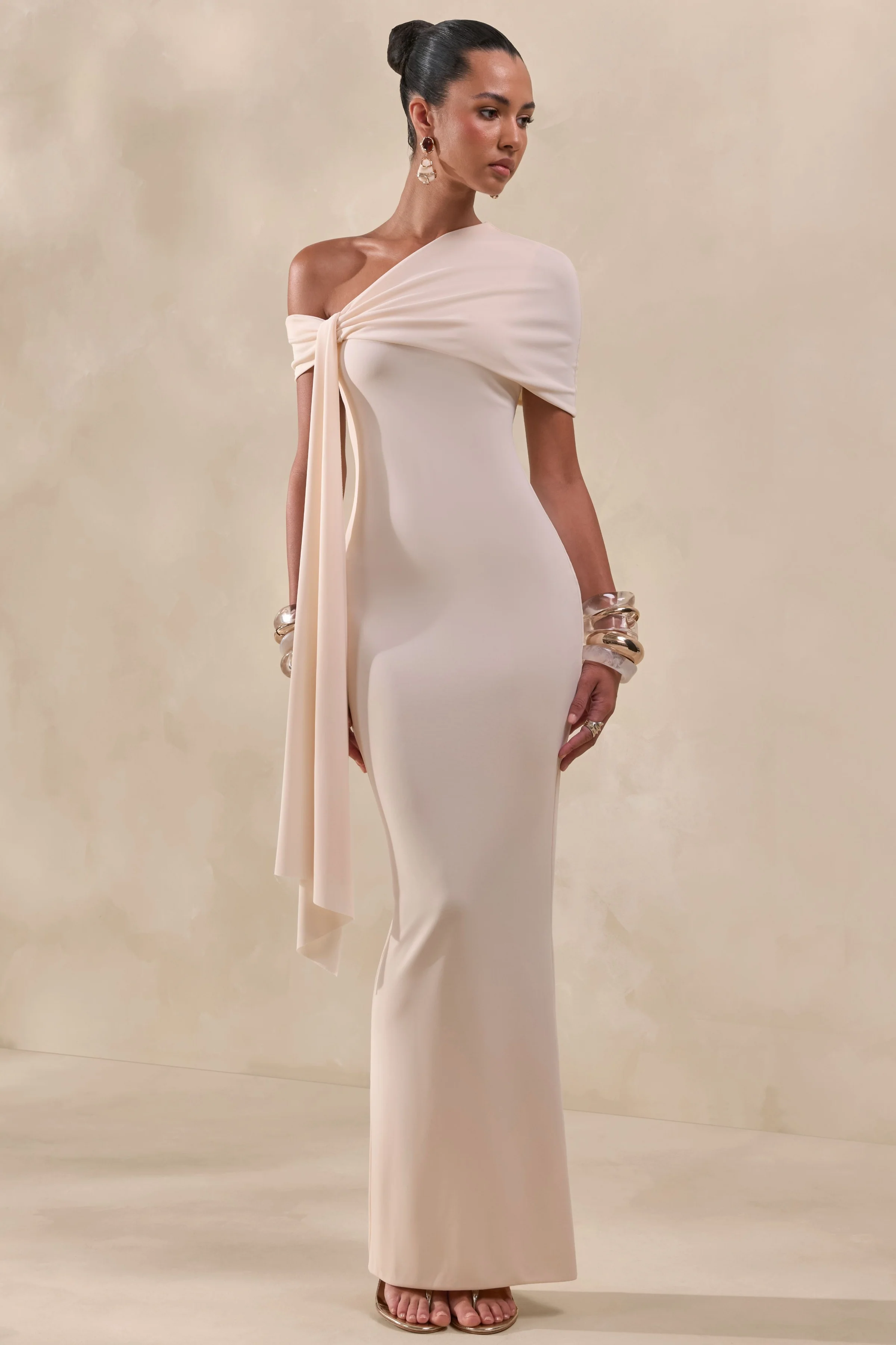 Esalina | Crème Asymmetrische Hals Maxi Jurk Met Ceintuur