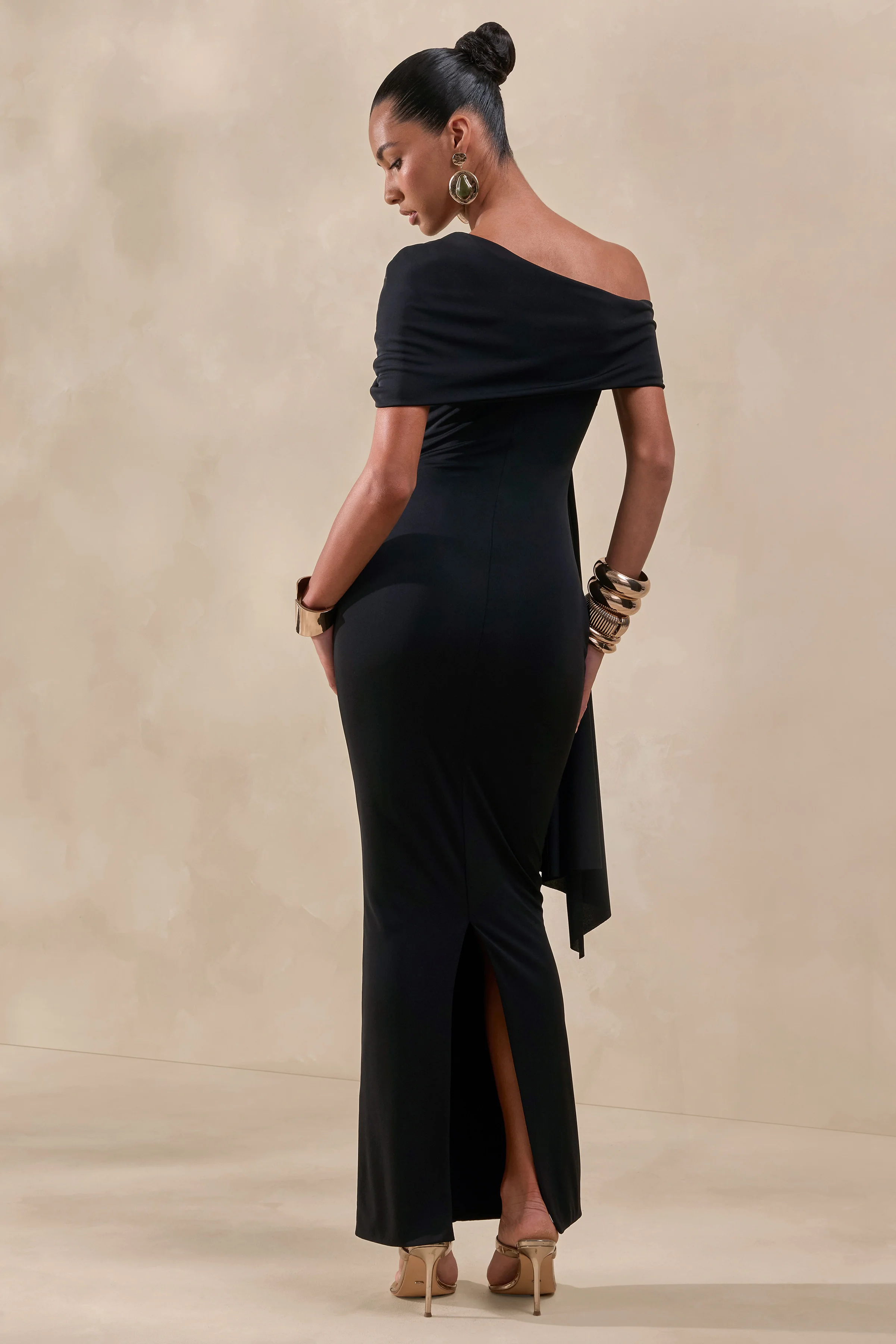 Esalina | Zwarte Asymmetrische Hals Maxi Jurk Met Ceintuur - Image 2