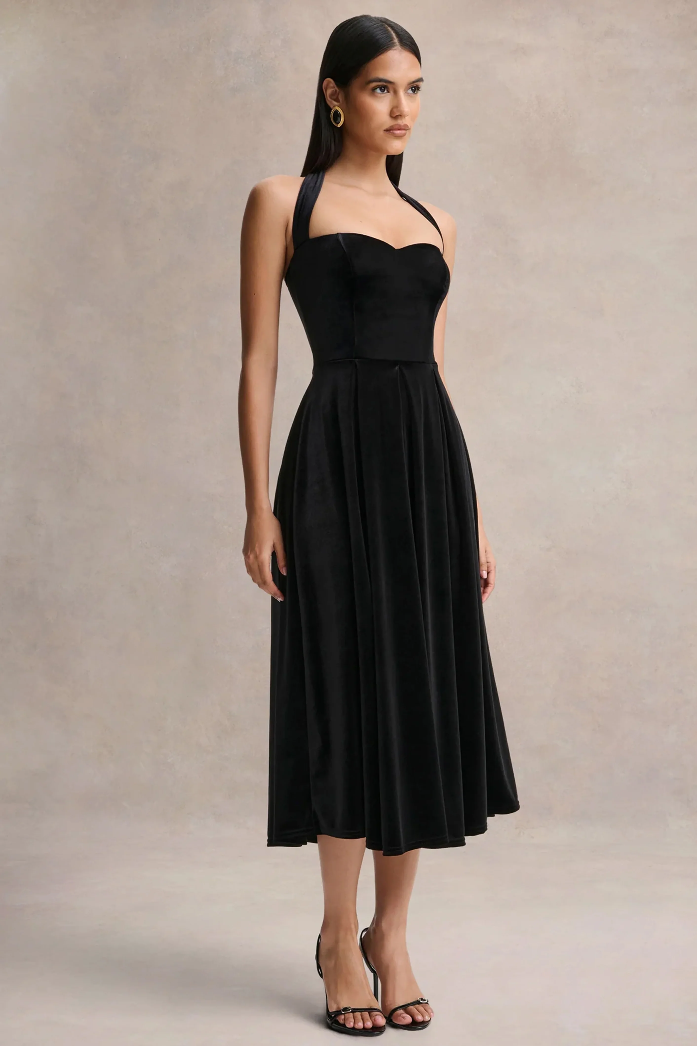 Esmeray | Zwarte Fluwelen Midi Jurk Met Sweetheart Halslijn - Image 4