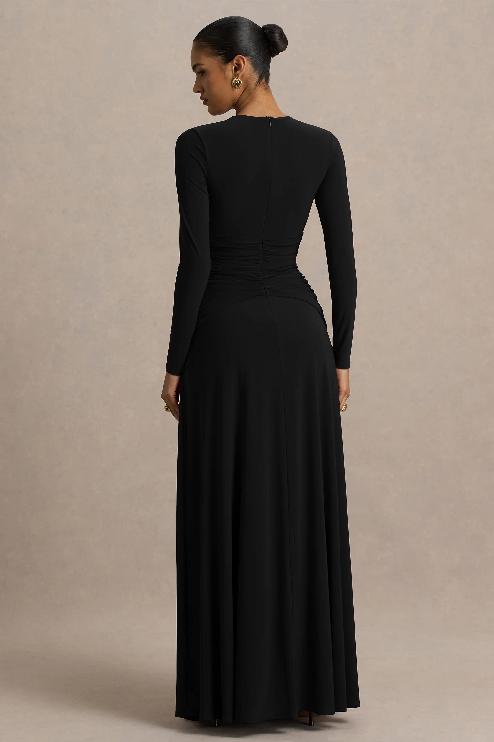 Estrella | Zwart Hoge Hals Maxi Jurk Met Gerimpeld Details - Image 2