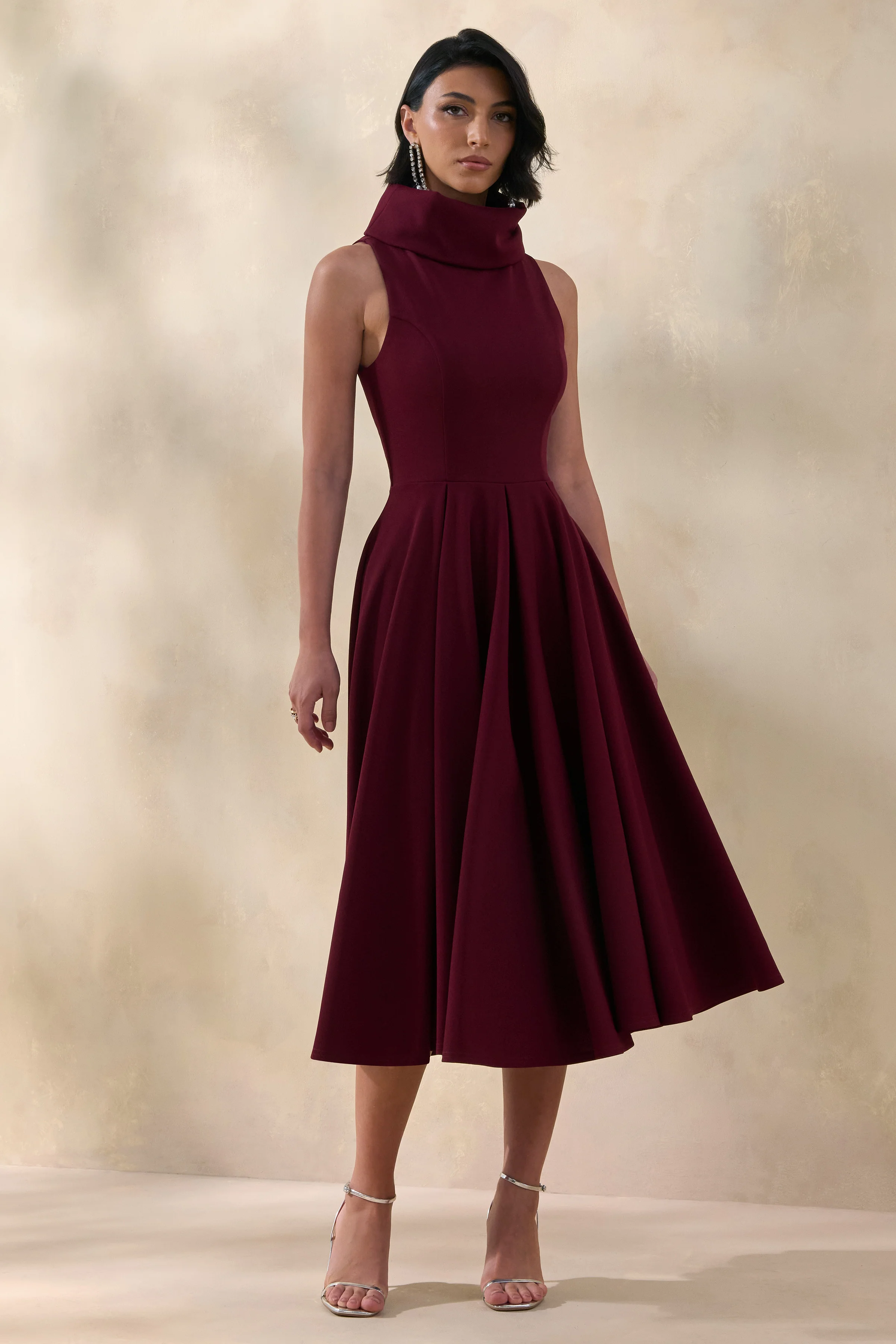Exclusivity | Bordeaux Hoge Hals Midi Jurk - Image 5