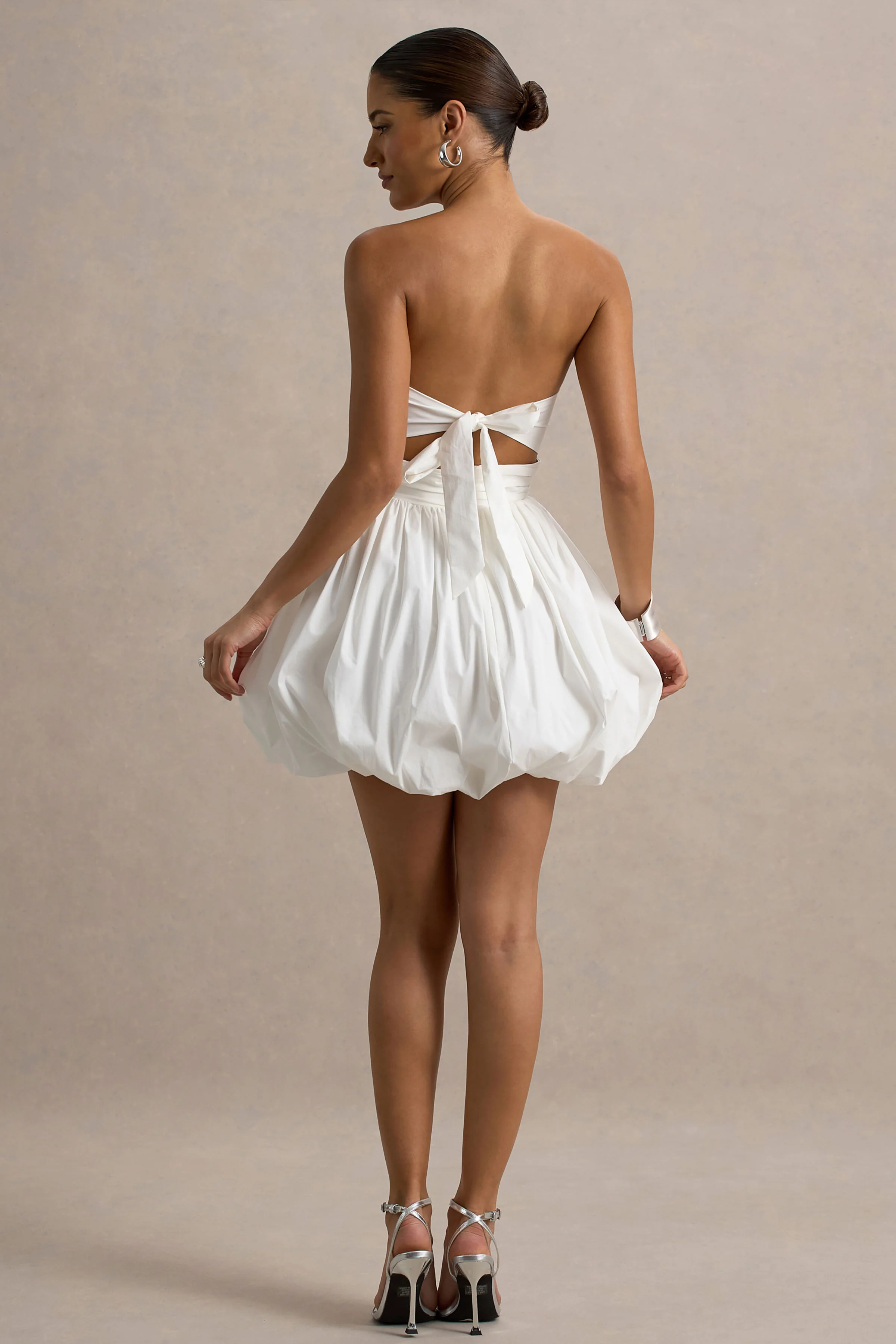 Faye | Wit Pof Bandeau Micro Mini Jurk Met Gerimpeld Details - Image 2