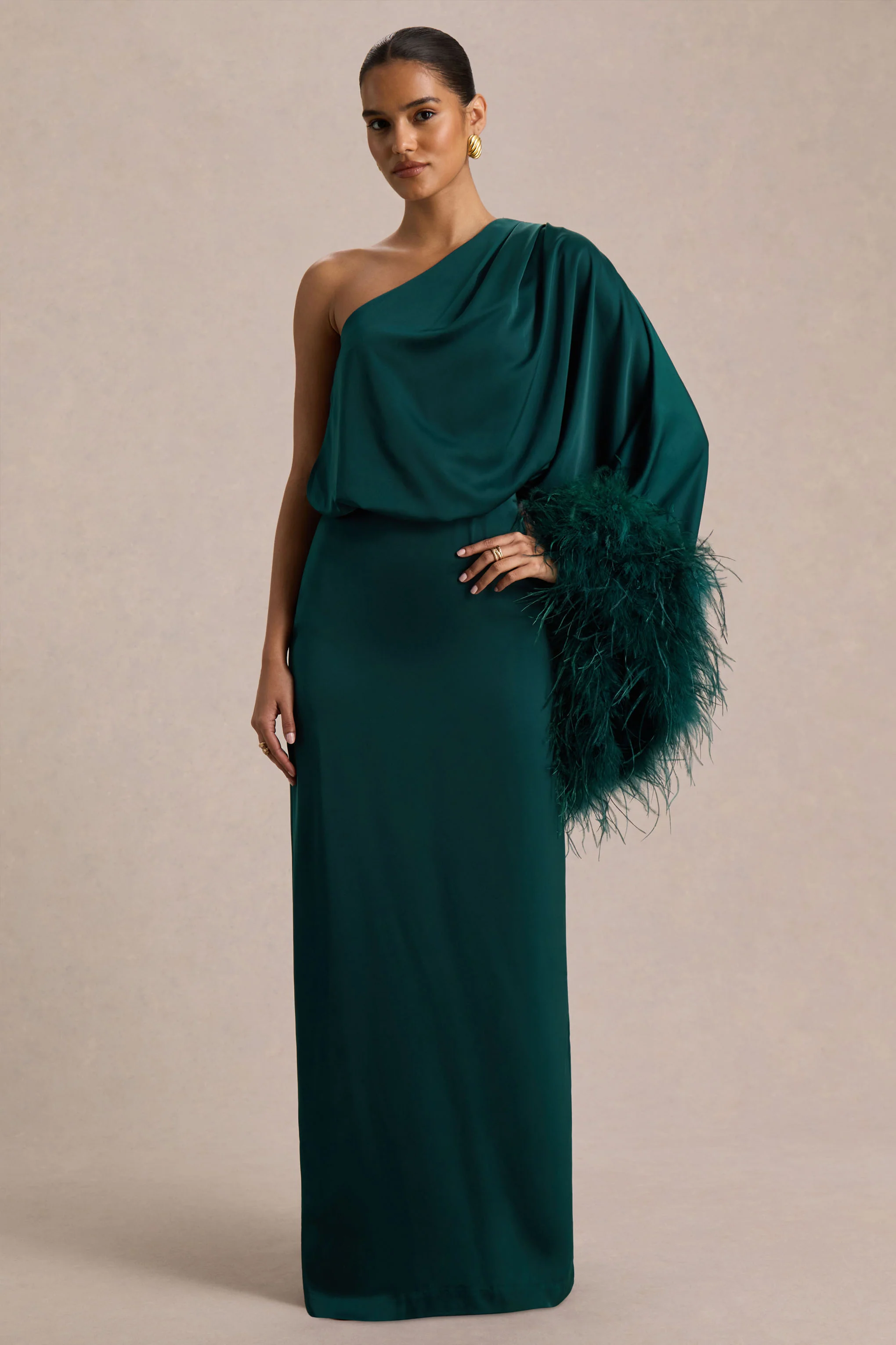 Felicity | Blauwgroene Satijnen Asymmetrische Hals Maxi Jurk Met Veren En Gerimpelde Detail - Image 4