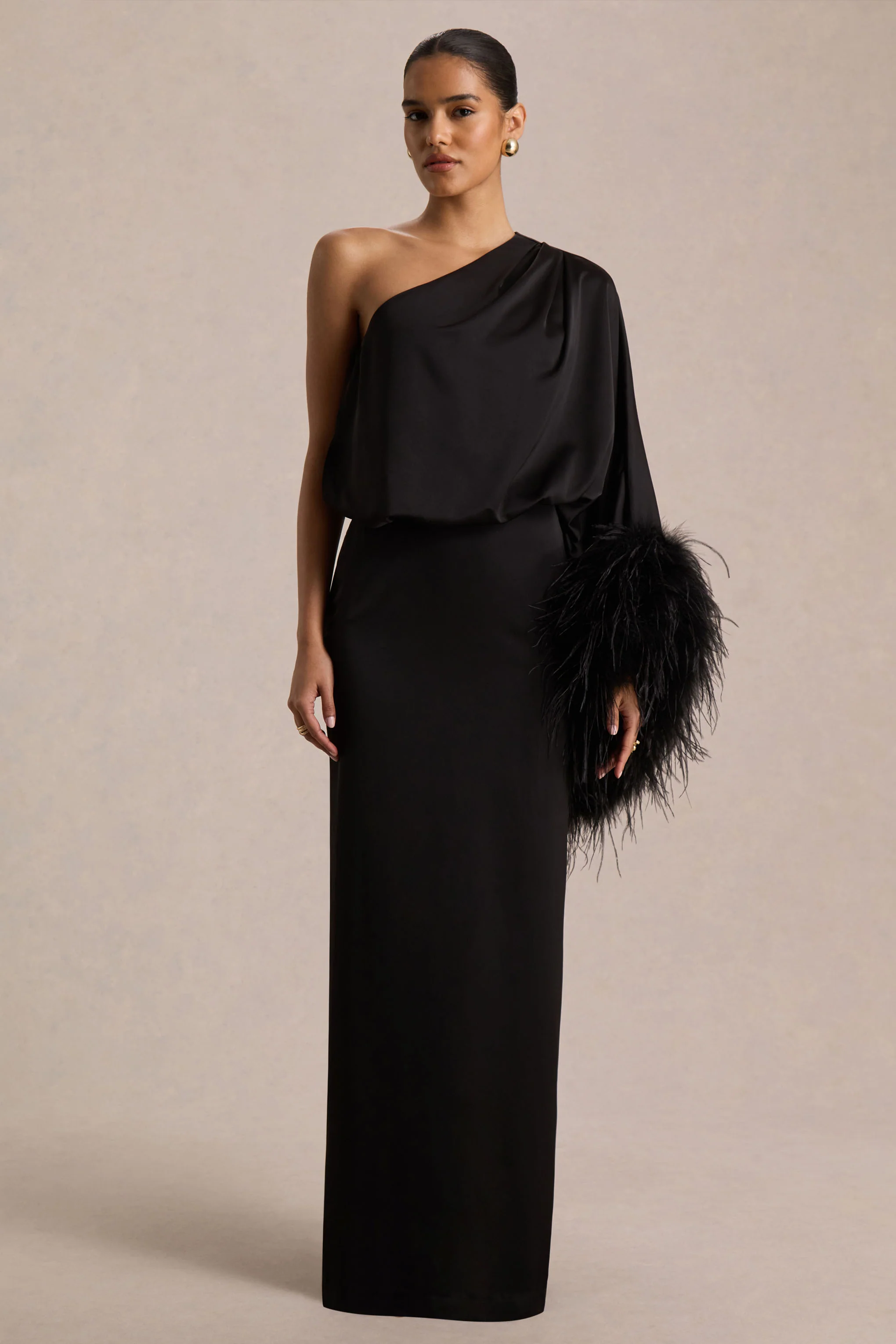Felicity | Zwarte Satijnen Asymmetrische Hals Maxi Jurk Met Veren En Gerimpelde Detail - Image 5